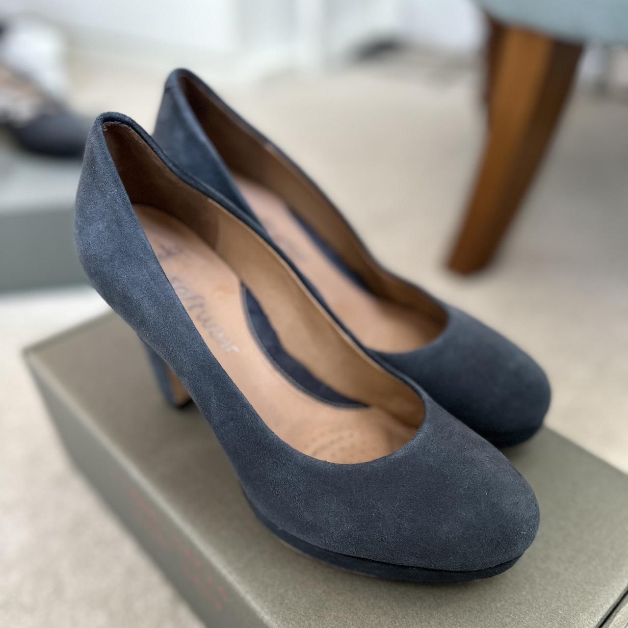 Clarks Women's Blue and Navy Courts | Depop