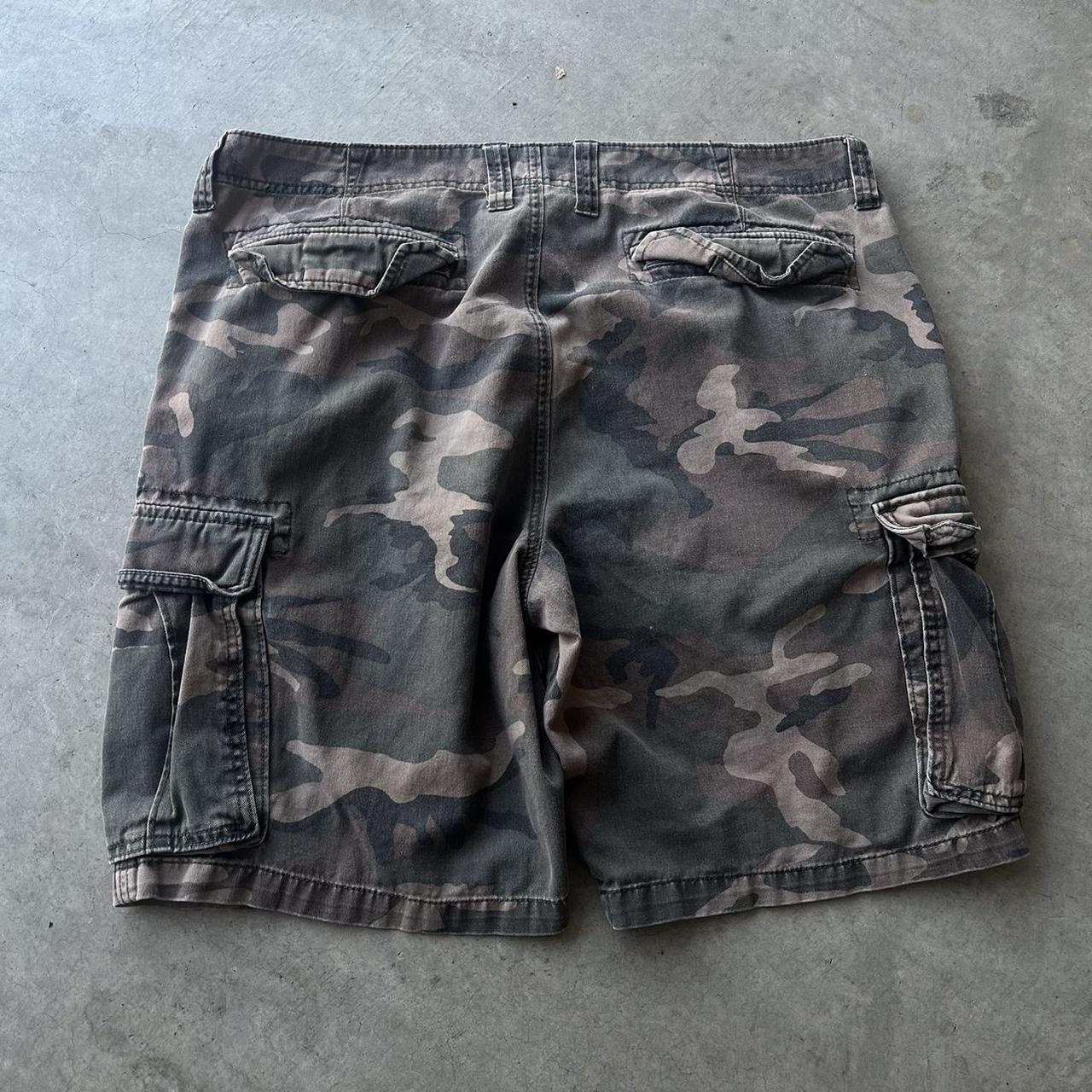 Y2k grunge baggy camo cargo shorts 2000s baggy... - Depop