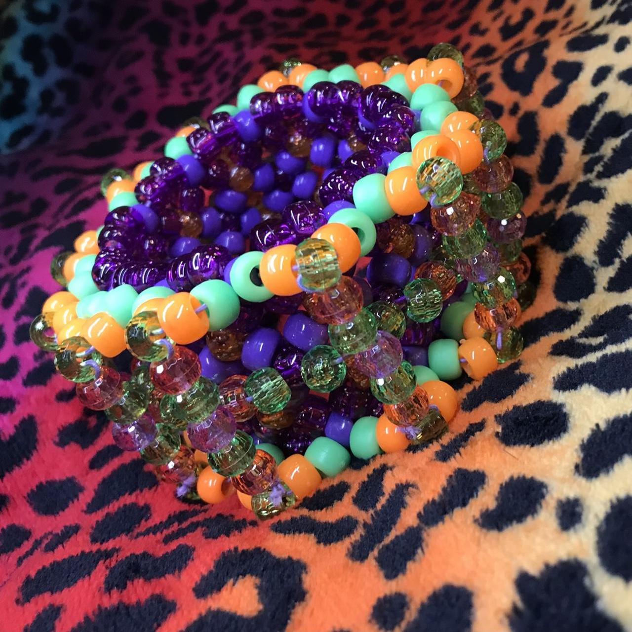 How to make a Kandi Rotating Cuff! Step by step tutorial! 