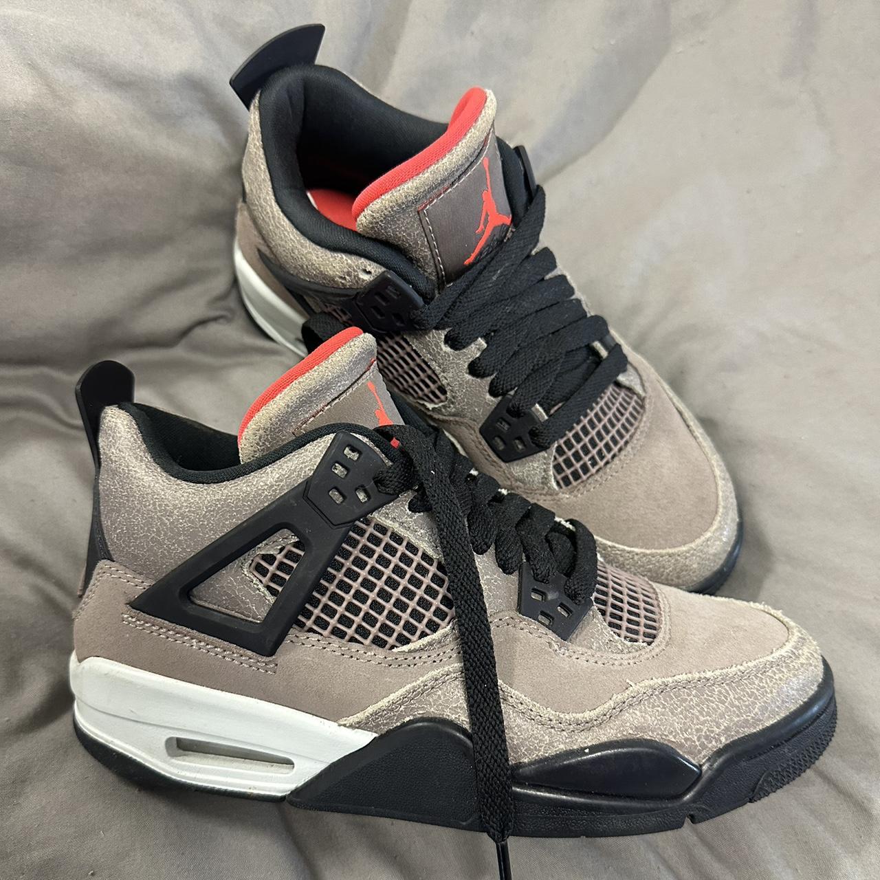 taupe retro 4