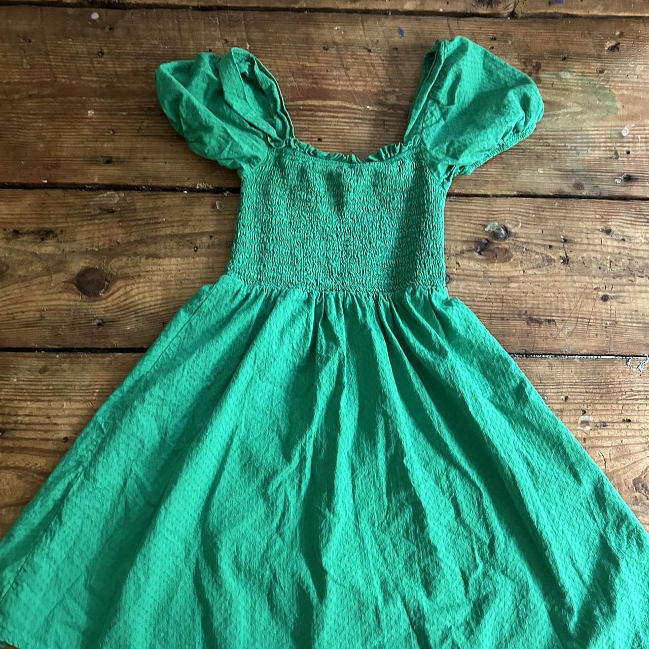 Adorable green dress. Bought from macys. Perfect for. Depop