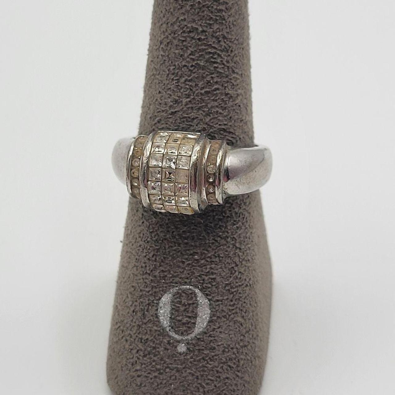 Source Unknown Women's Ring - Silver – This chic … - image 1