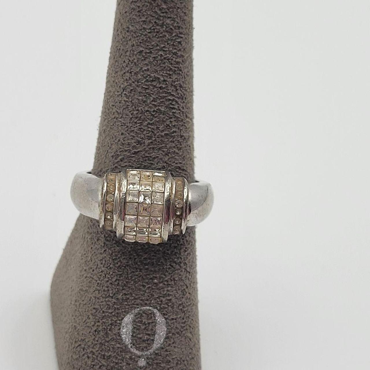 Source Unknown Women's Ring - Silver – This chic … - image 4