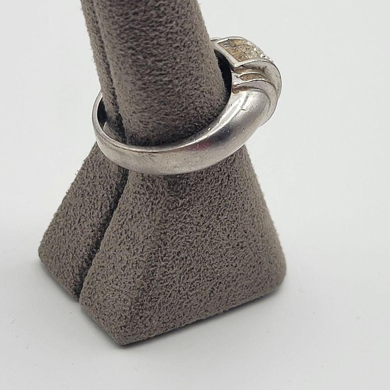 Source Unknown Women's Ring - Silver – This chic … - image 5