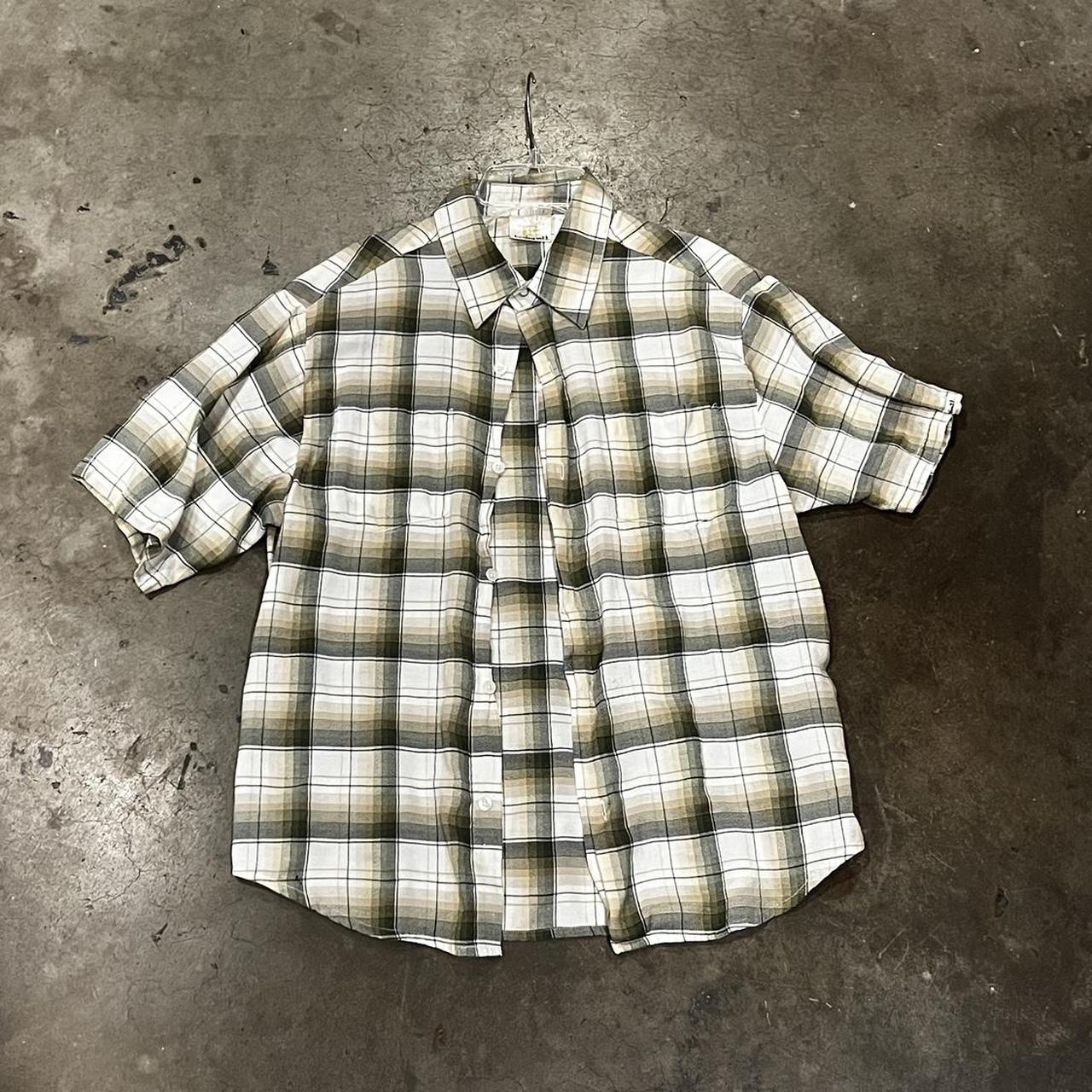 Hurley earth toned button up Size M - Depop
