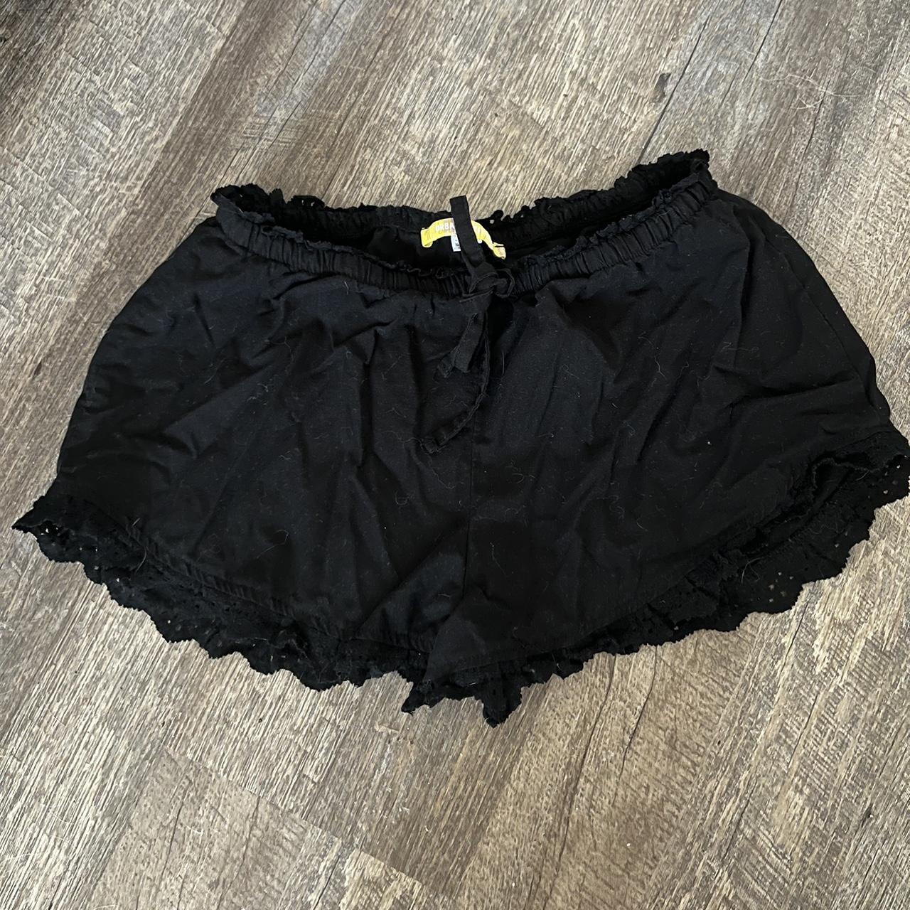 urban outfitters bloomer shorts, in great condition - Depop