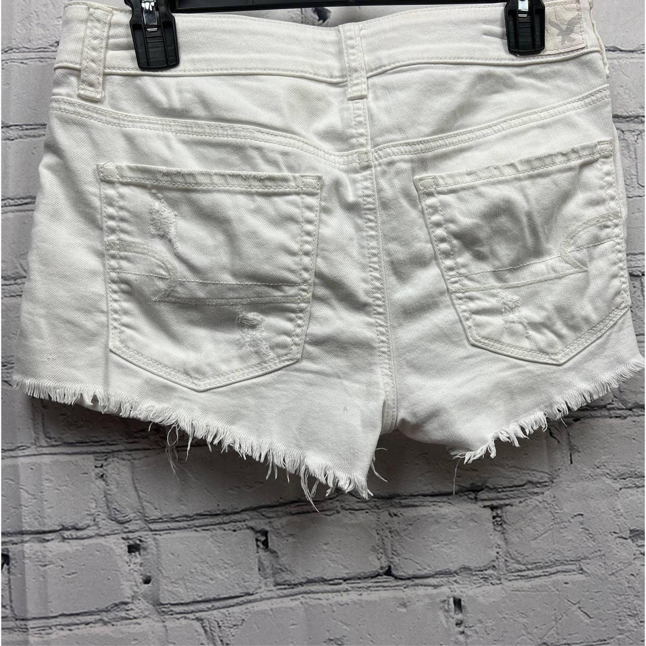 American Eagle Outfitters Women's White Shorts | Depop