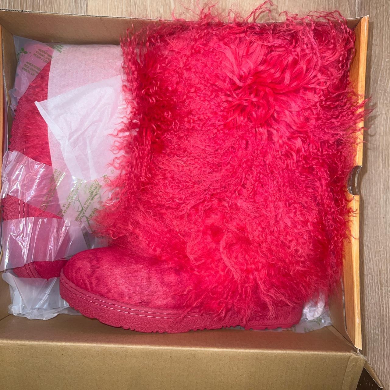 Bearpaw pink fuzzy boots Womens size :) Depop