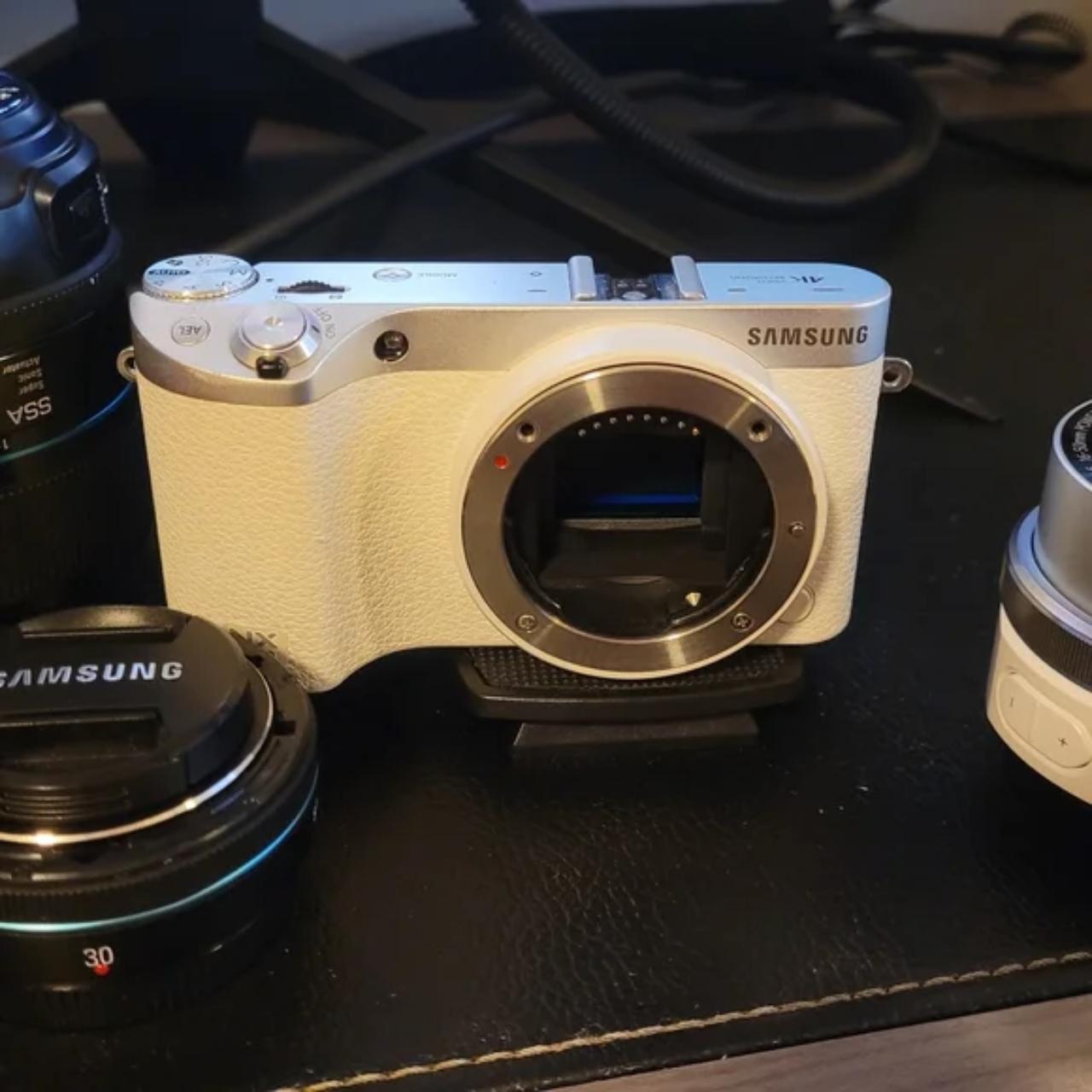 Samsung NX500 Mirrorless Camera + Lenses Selling an... Depop