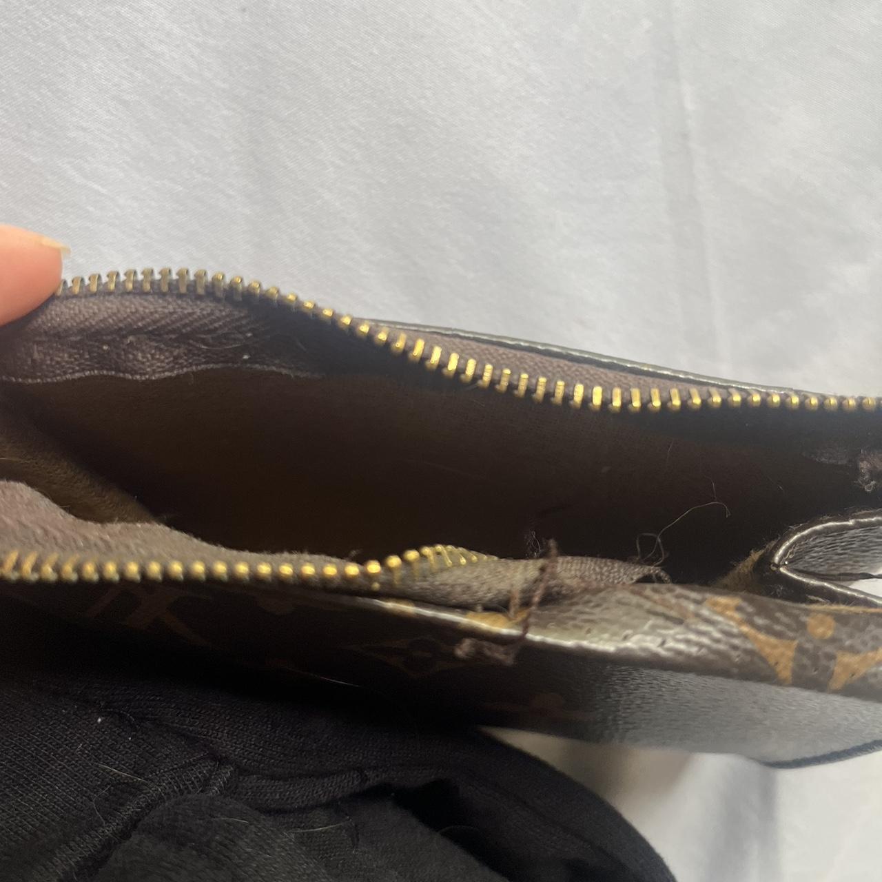 AUTHENTIC LV Wallet Very worn but still works - Depop