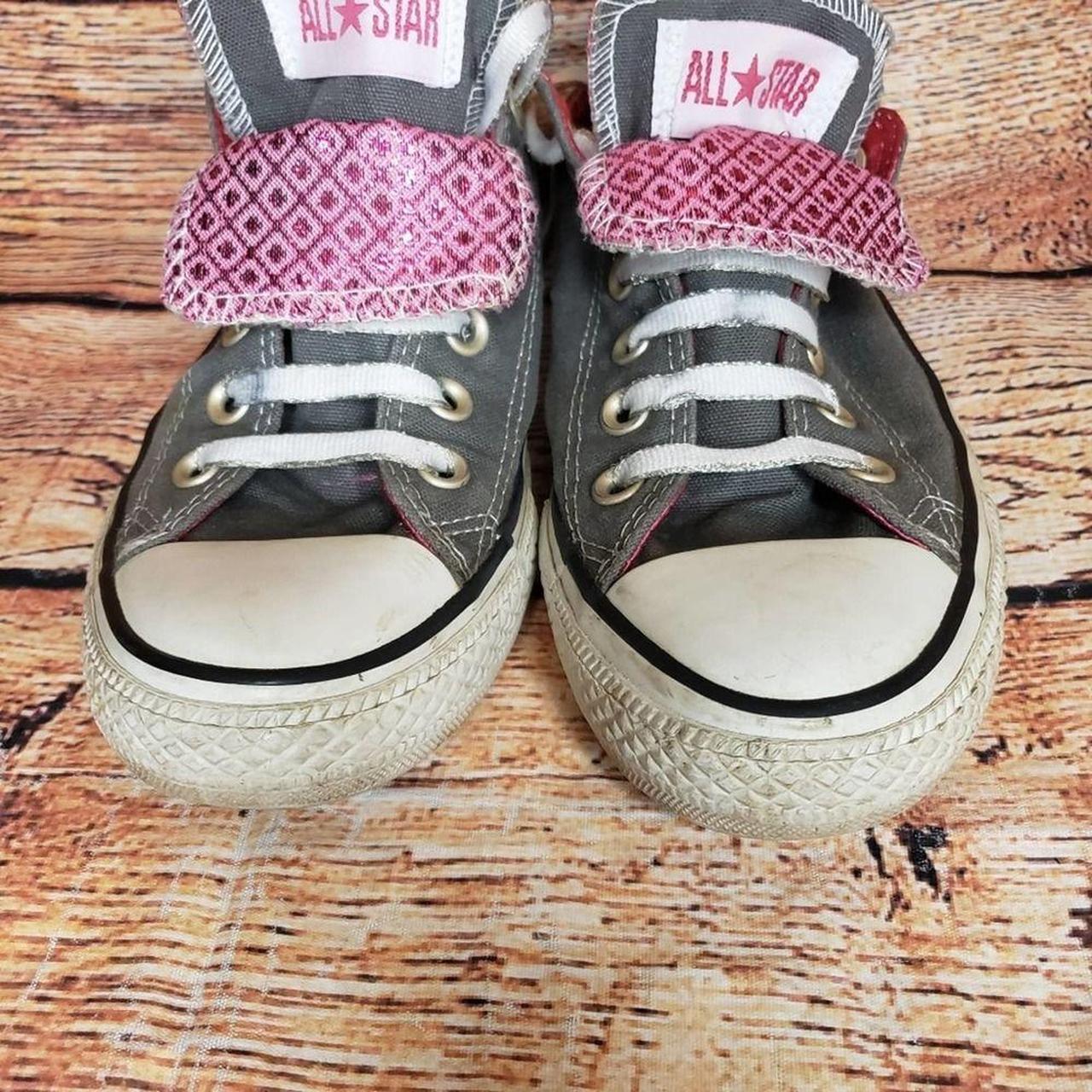 Grey and pink deals double tongue converse