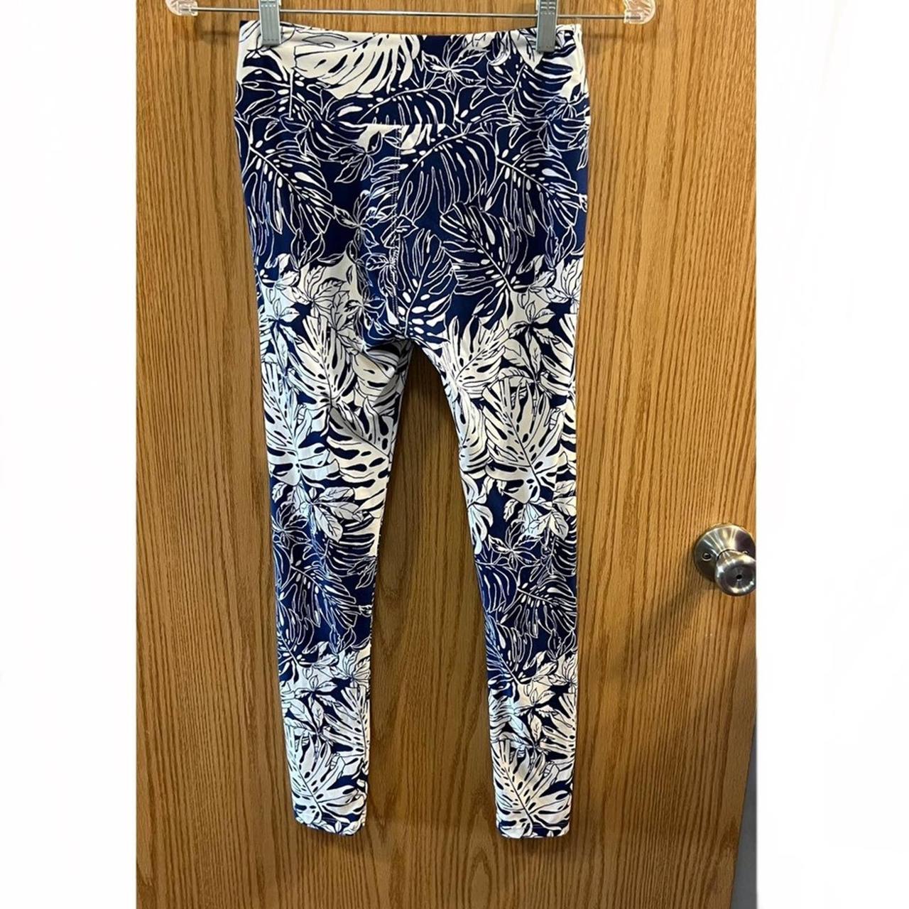 LuLaRoe Printed Leggings - Depop