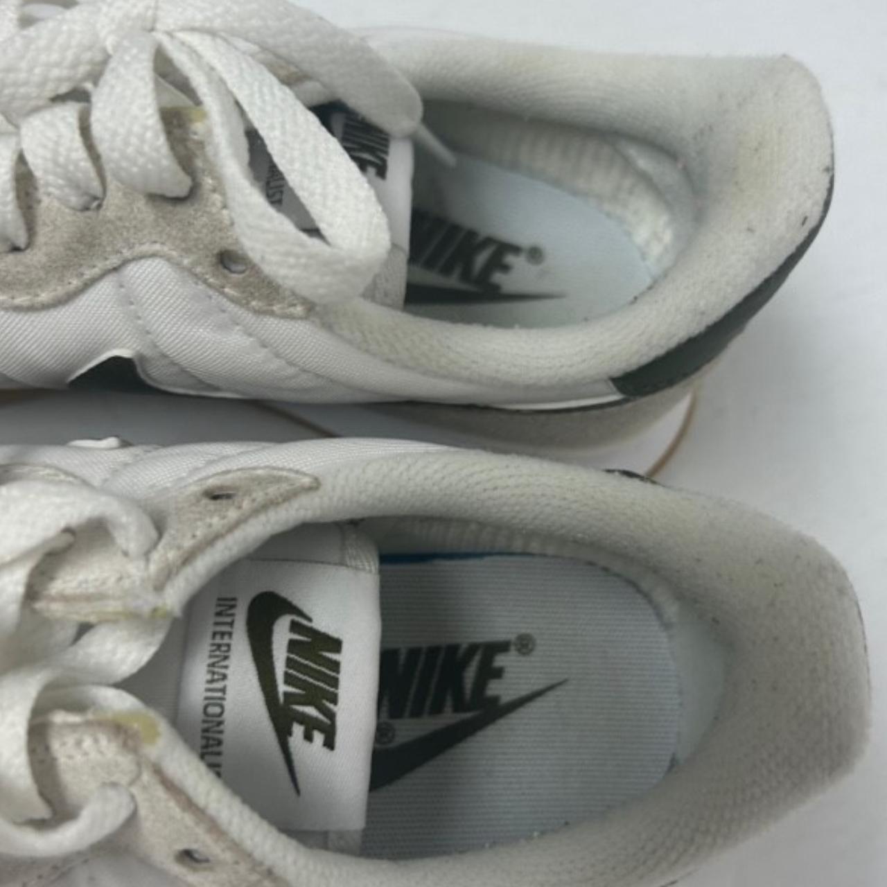 girls white nike trainers size 3