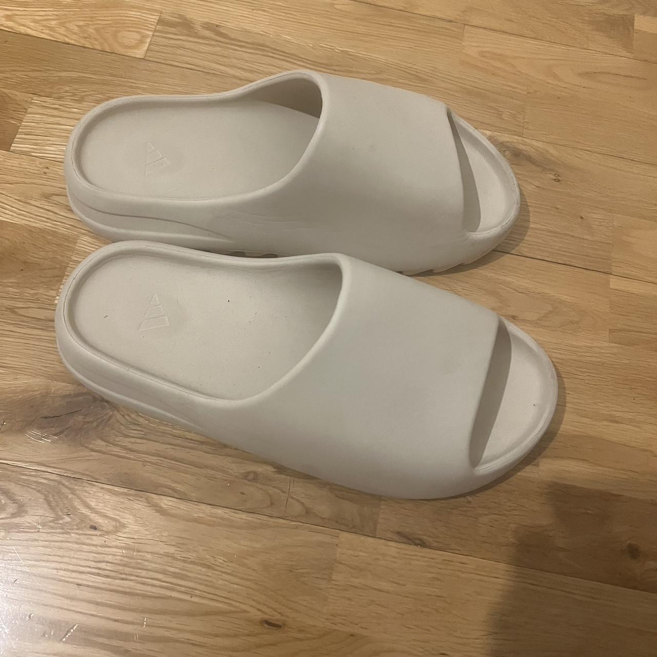 yeezy slippers bone