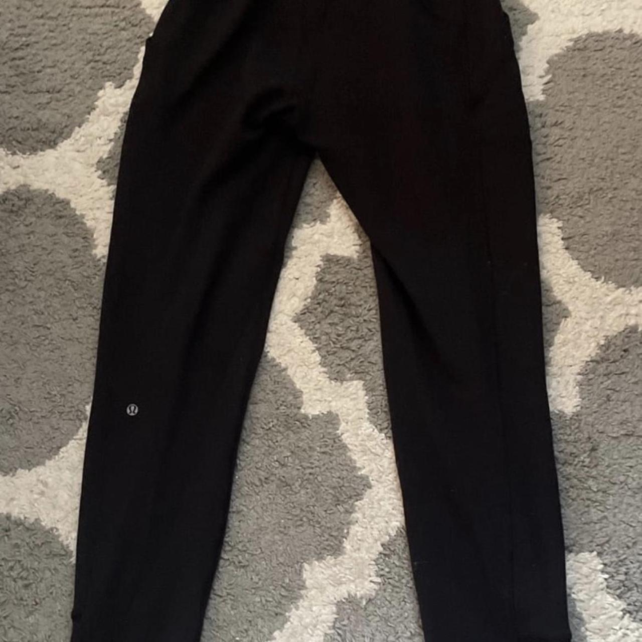 Women’s Lululemon pants, size 6. There is a very