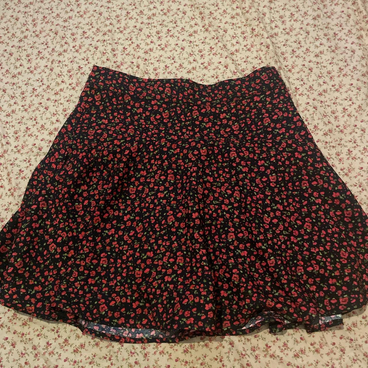 Women's Black and Burgundy Skirt | Depop