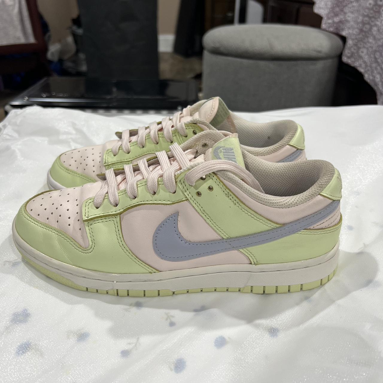 green dunks pink laces