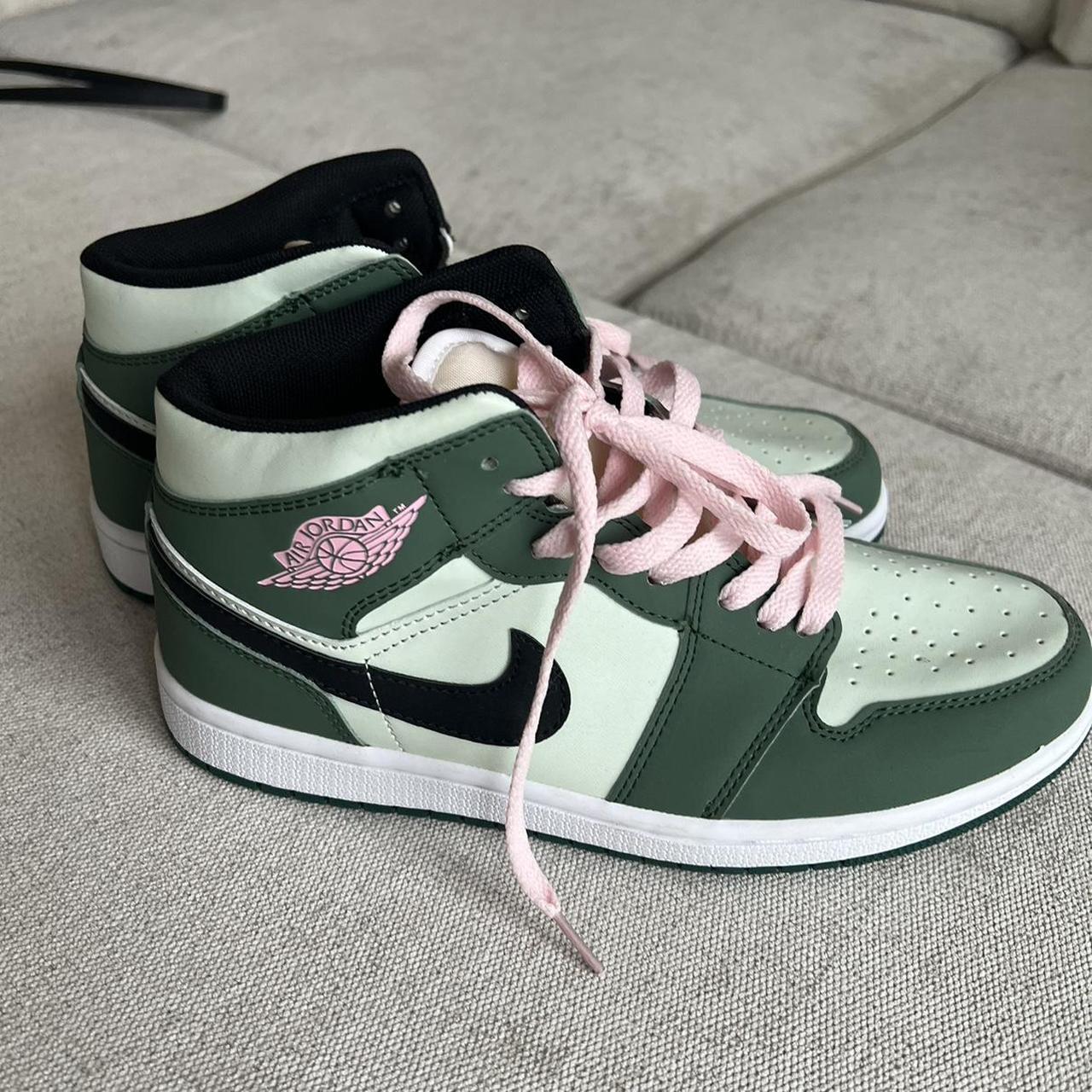 nike pink green running shoes