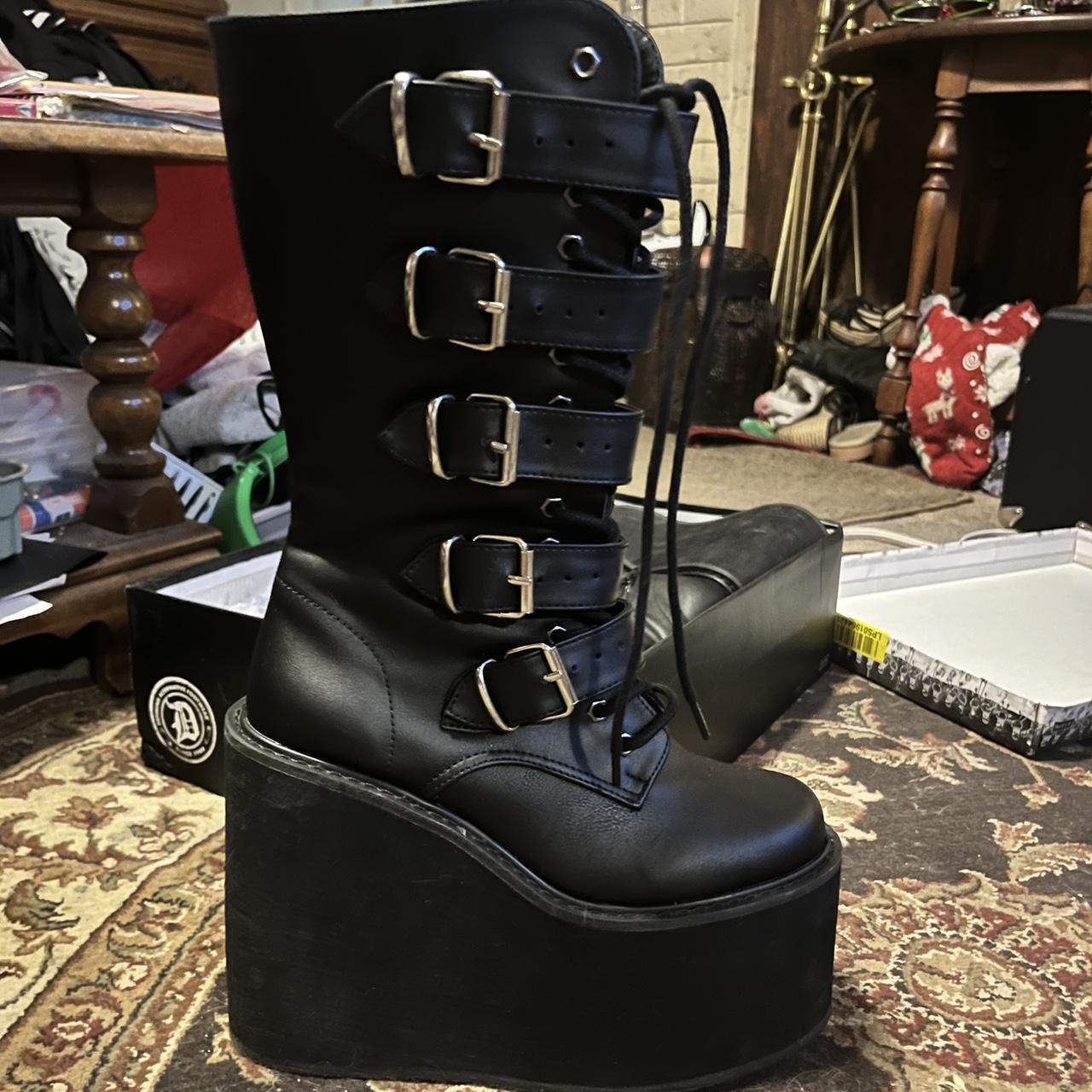 demonias sneakers