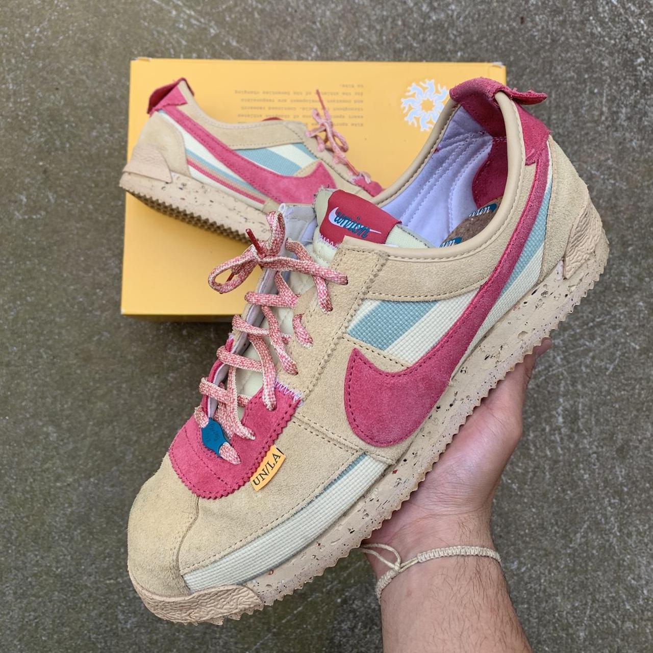 tan nike cortez