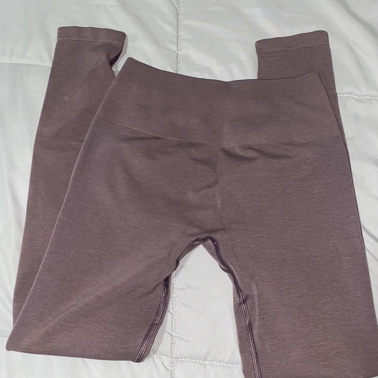 Small Alphalete leggings Small rip on the top but... - Depop