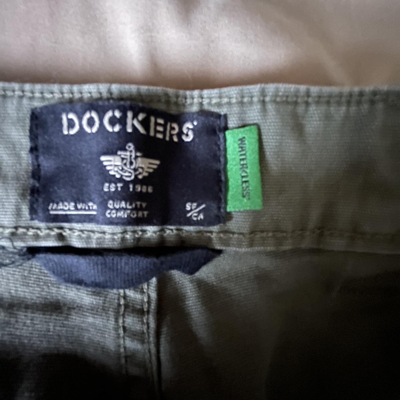Dockers Men's Green and Khaki Trousers (4)