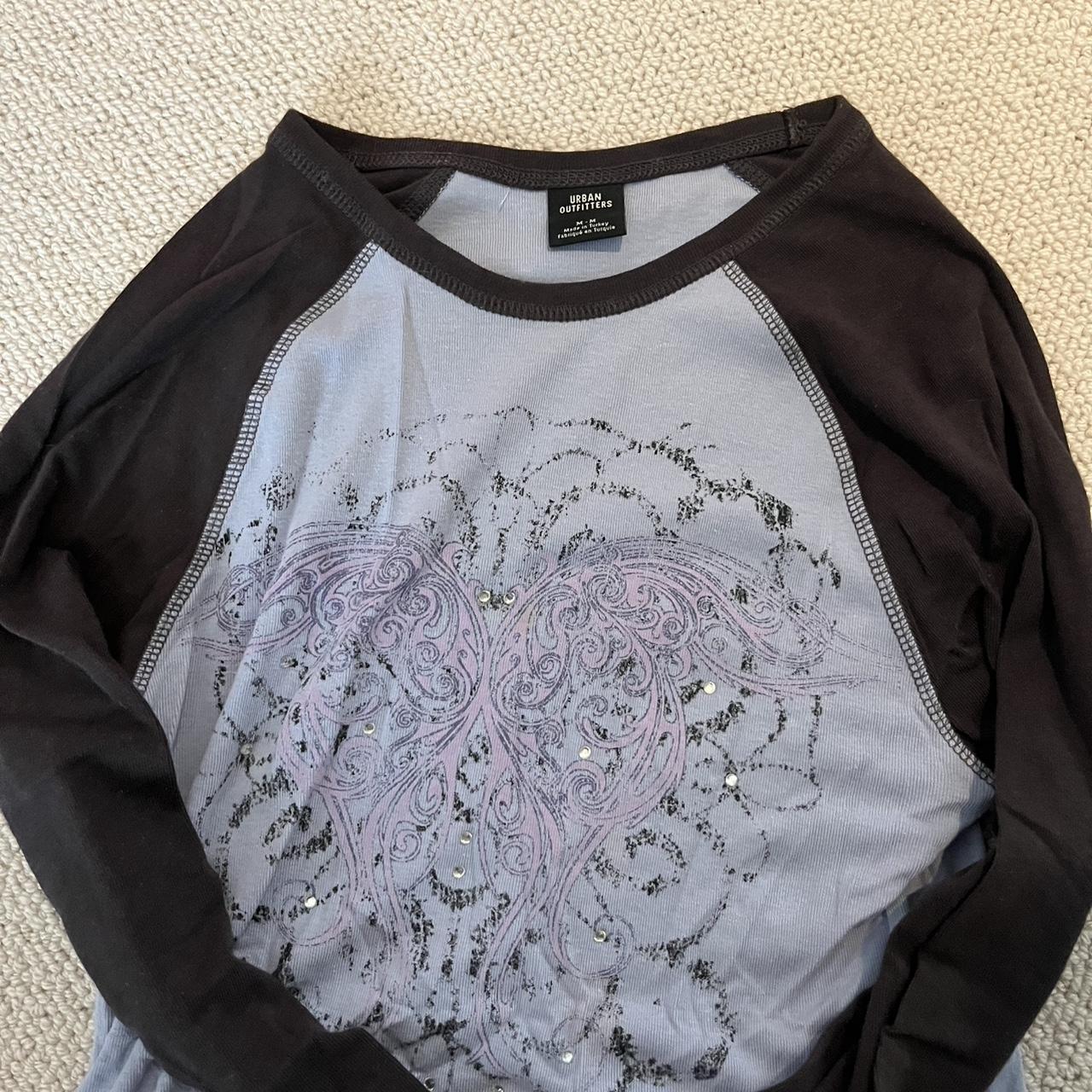 item listed by emilyy_vonn