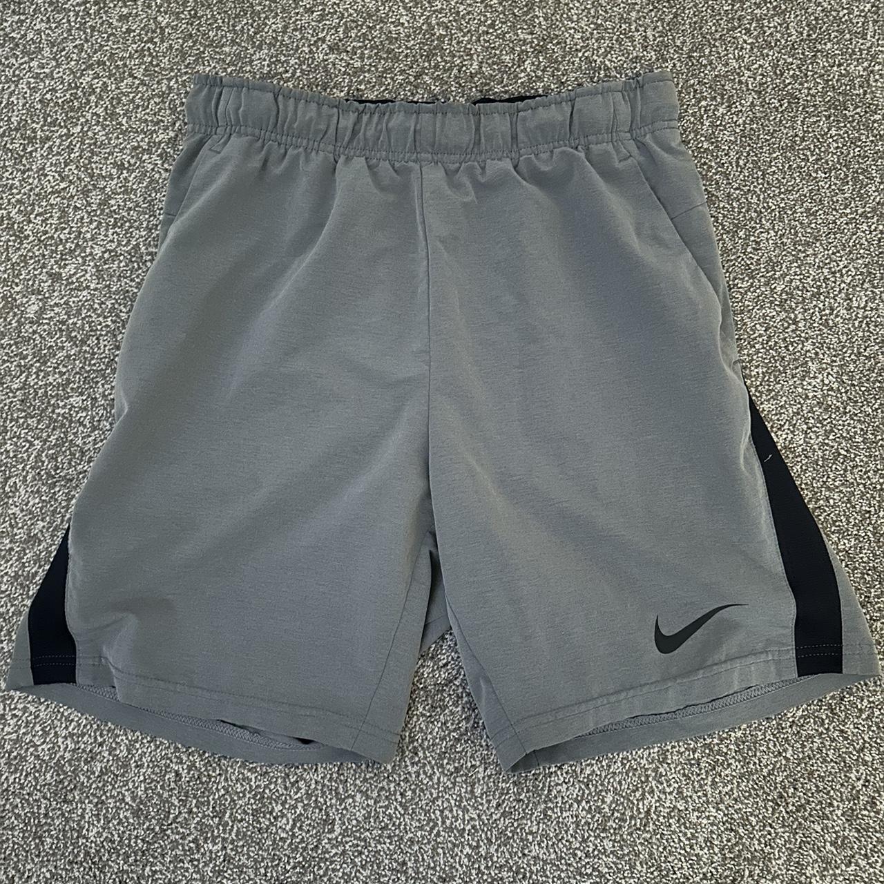 Nike Men's Grey and Black Shorts | Depop