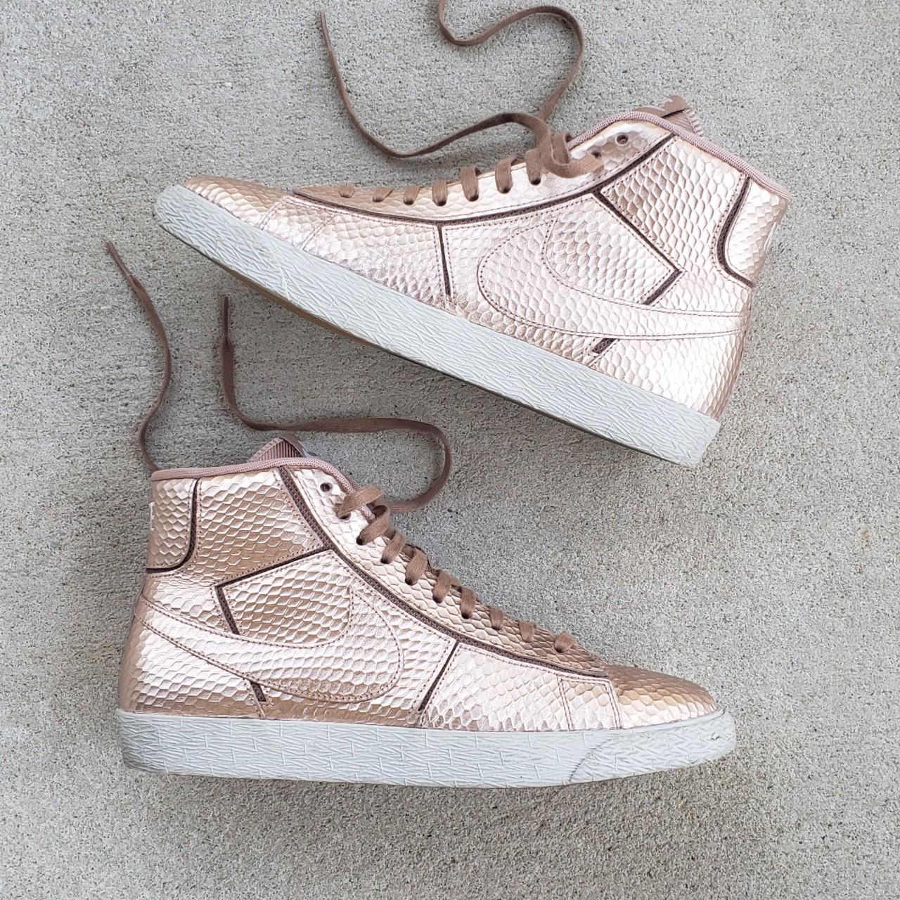 Nike rose gold top hotsell