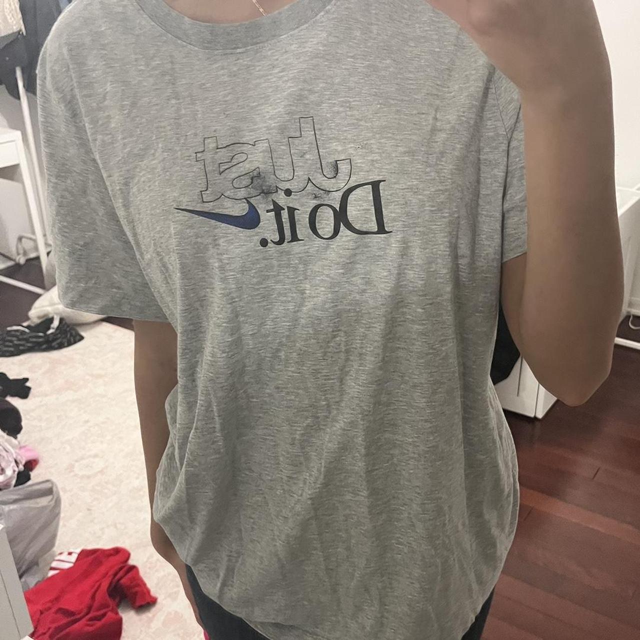 womens gray nike shirt
