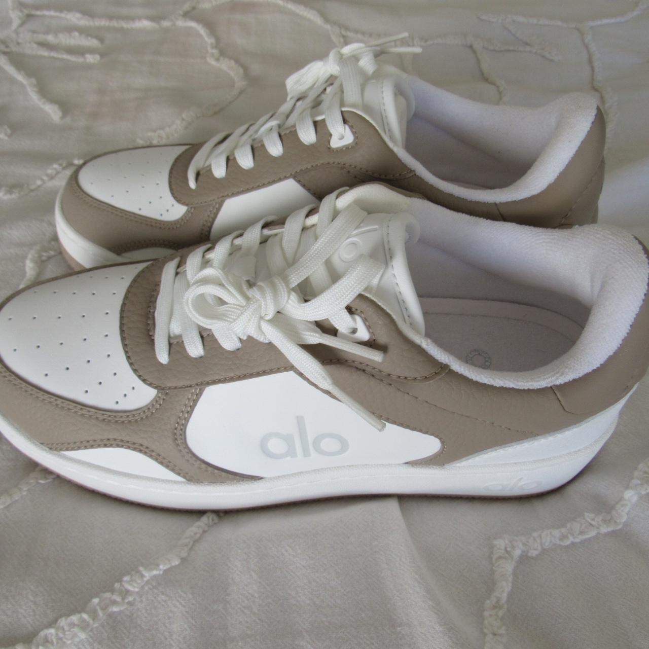 ALO Yoga Recovery Mode ホワイトスニーカー 24/38 ALO Recovery Mode Sneaker - Natural White/Gum | ALO