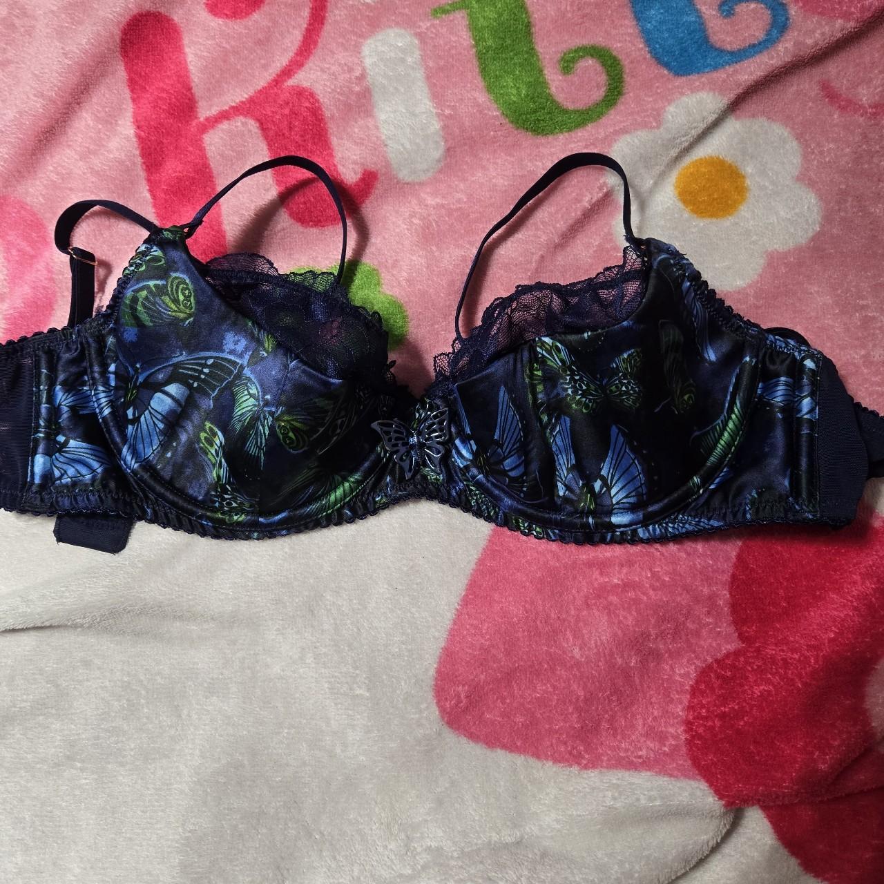 item listed by mariposathriftshop