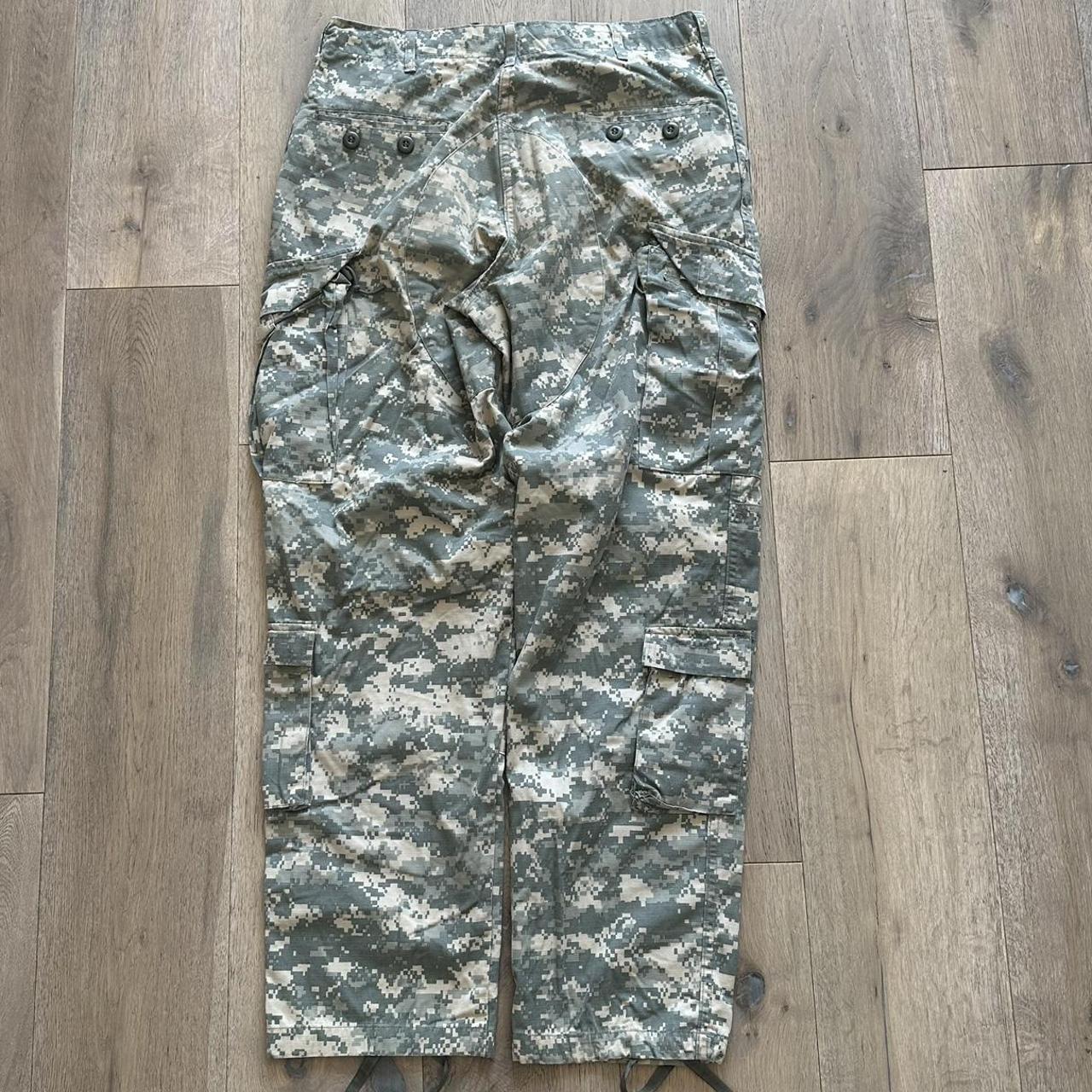 y2k grunge baggy camo skate jeans size... - Depop