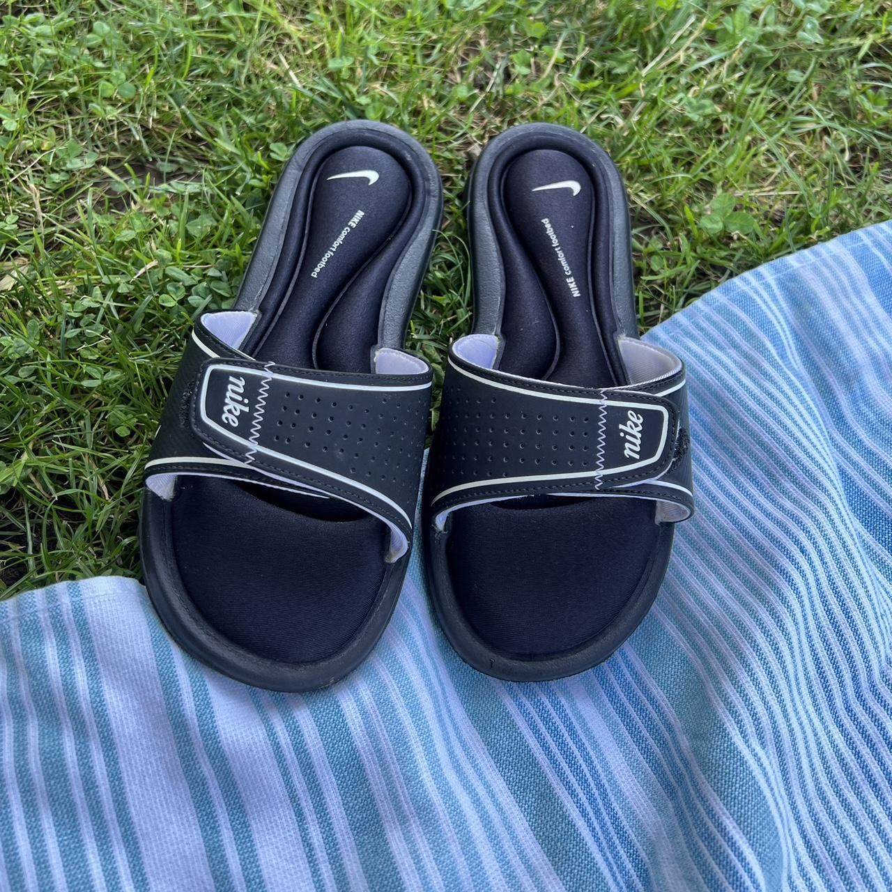 womens nike slides black