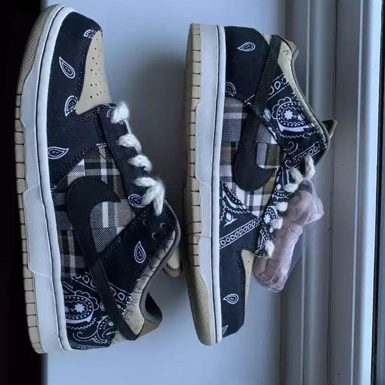 travis scott x nike dunks
