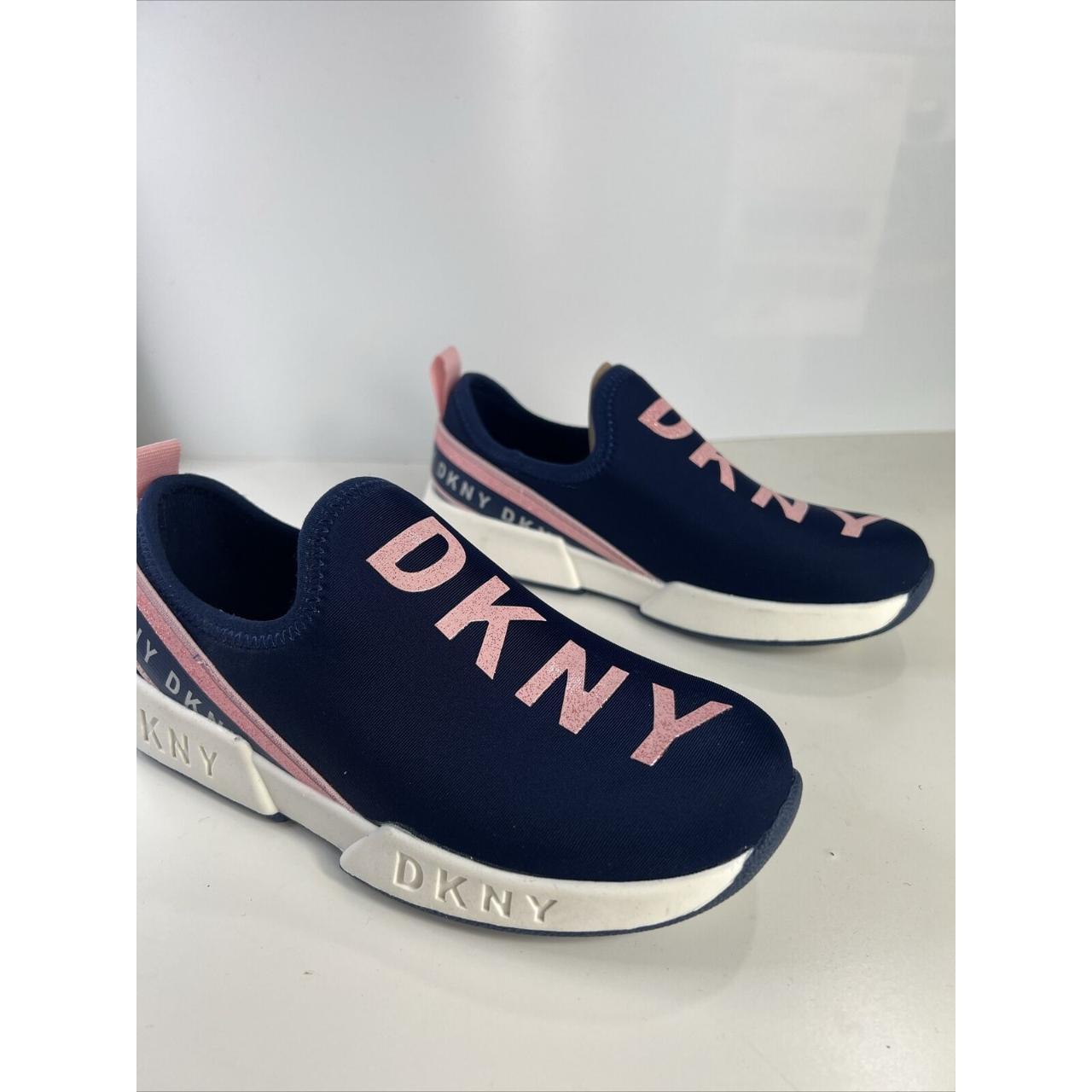 dkny navy trainers