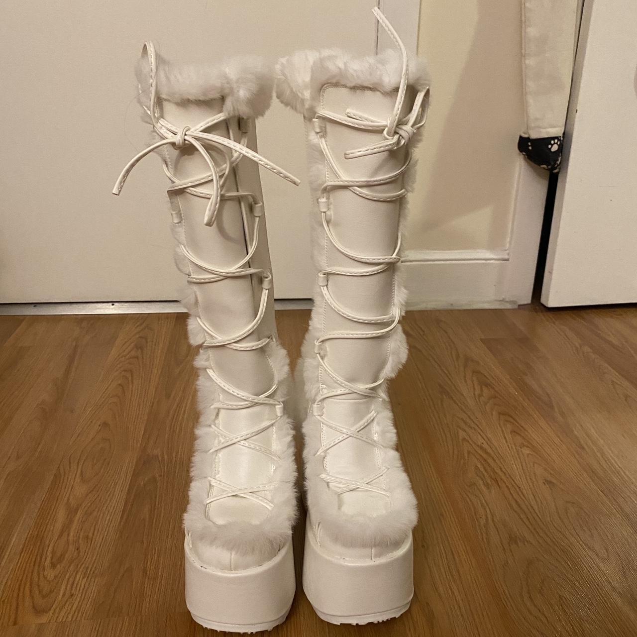 demonia white camel