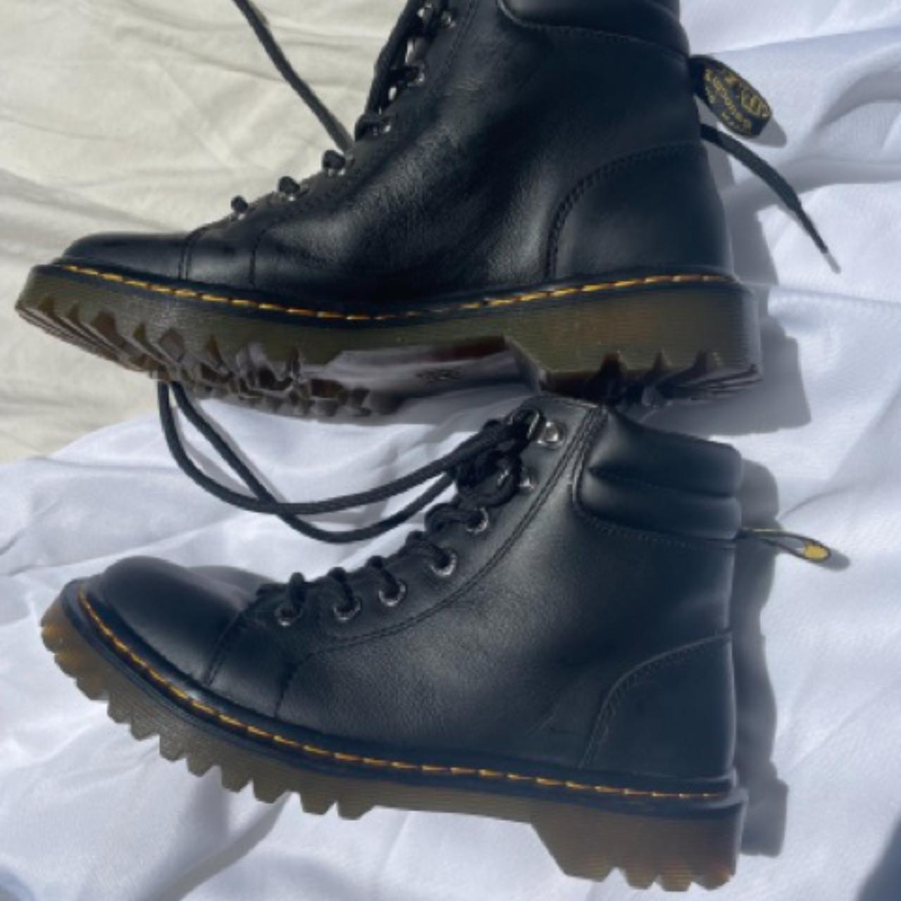 Dr martens hot sale faora