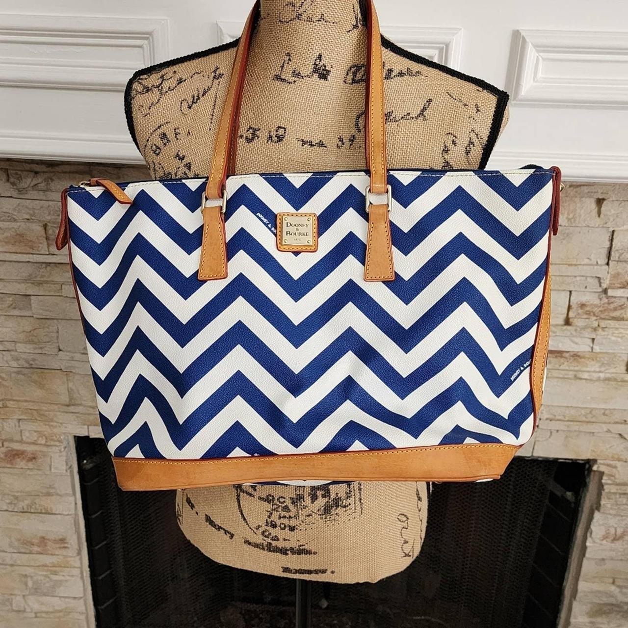 Dooney and bourke discount it bag discoloration