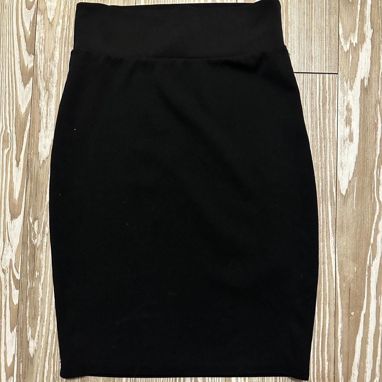 Black long pencil skirt ~ comes to around the knees.... - Depop