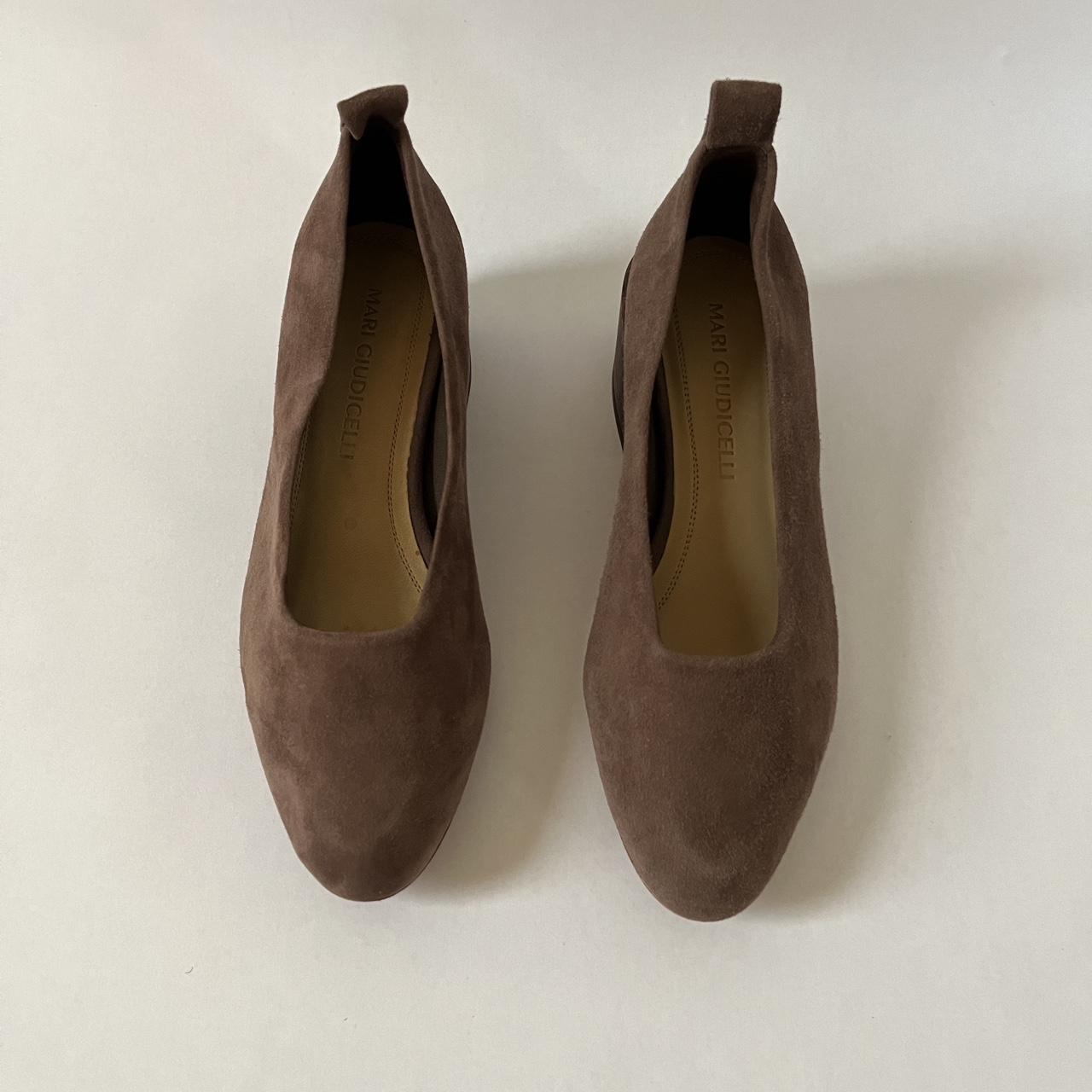 Mari Giudicelli brown suede wood block heels sz 35 - Depop