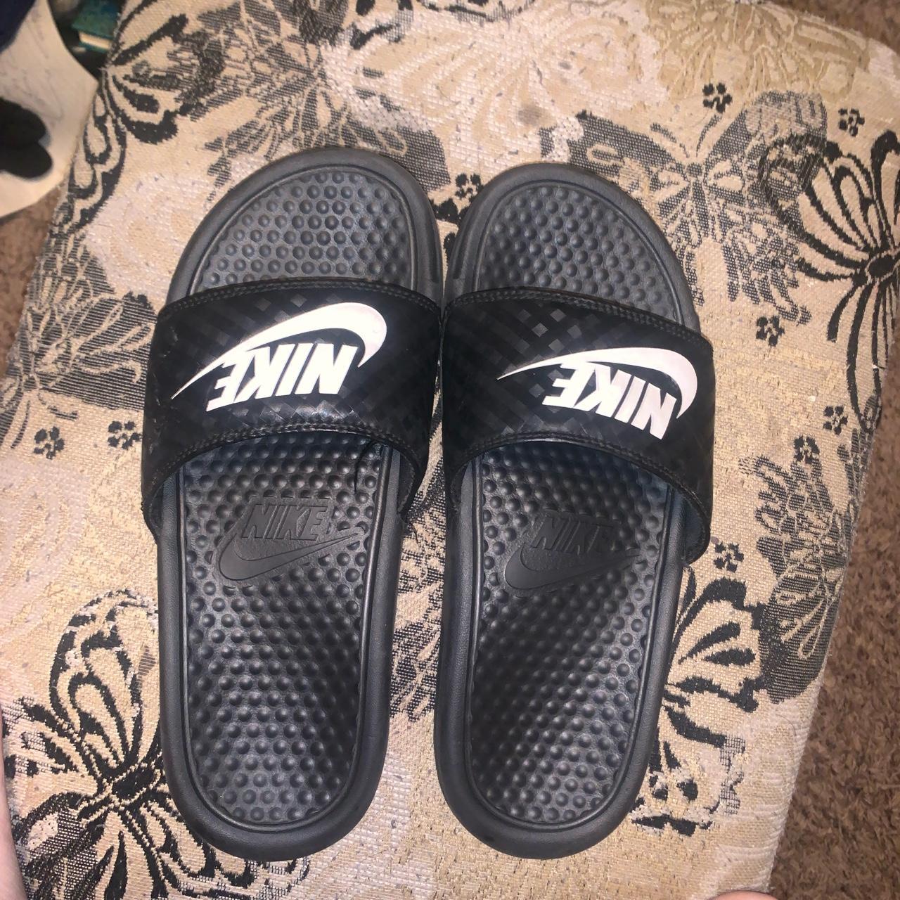 Fake nike flip top flops