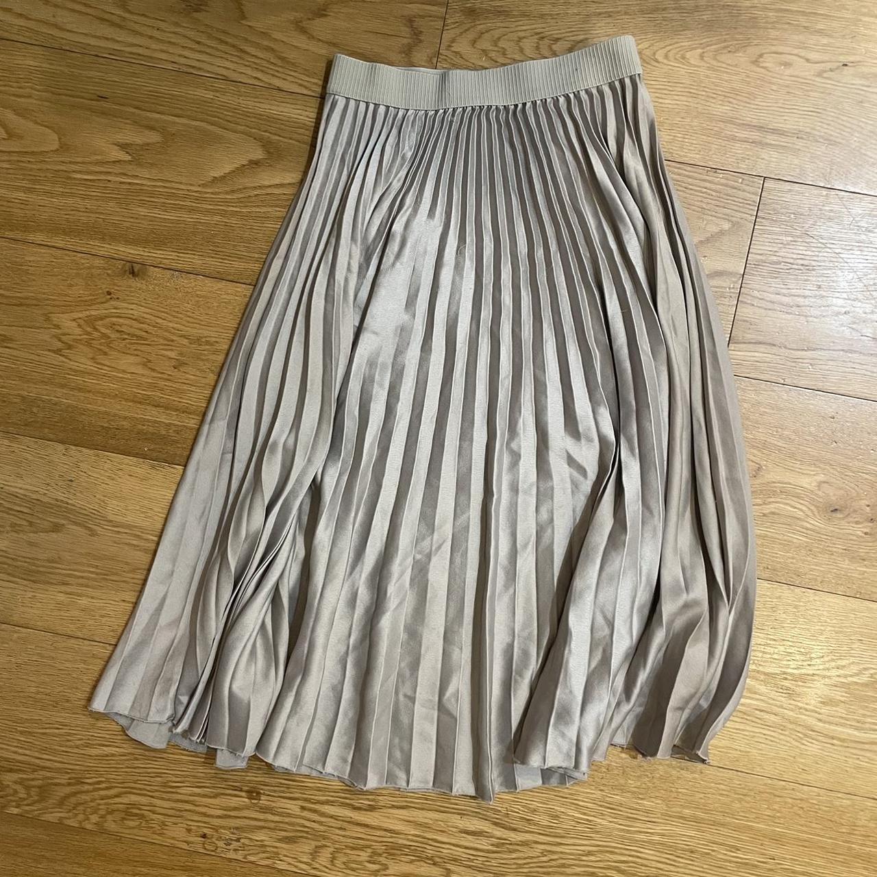 H&M Women's Skirt | Depop