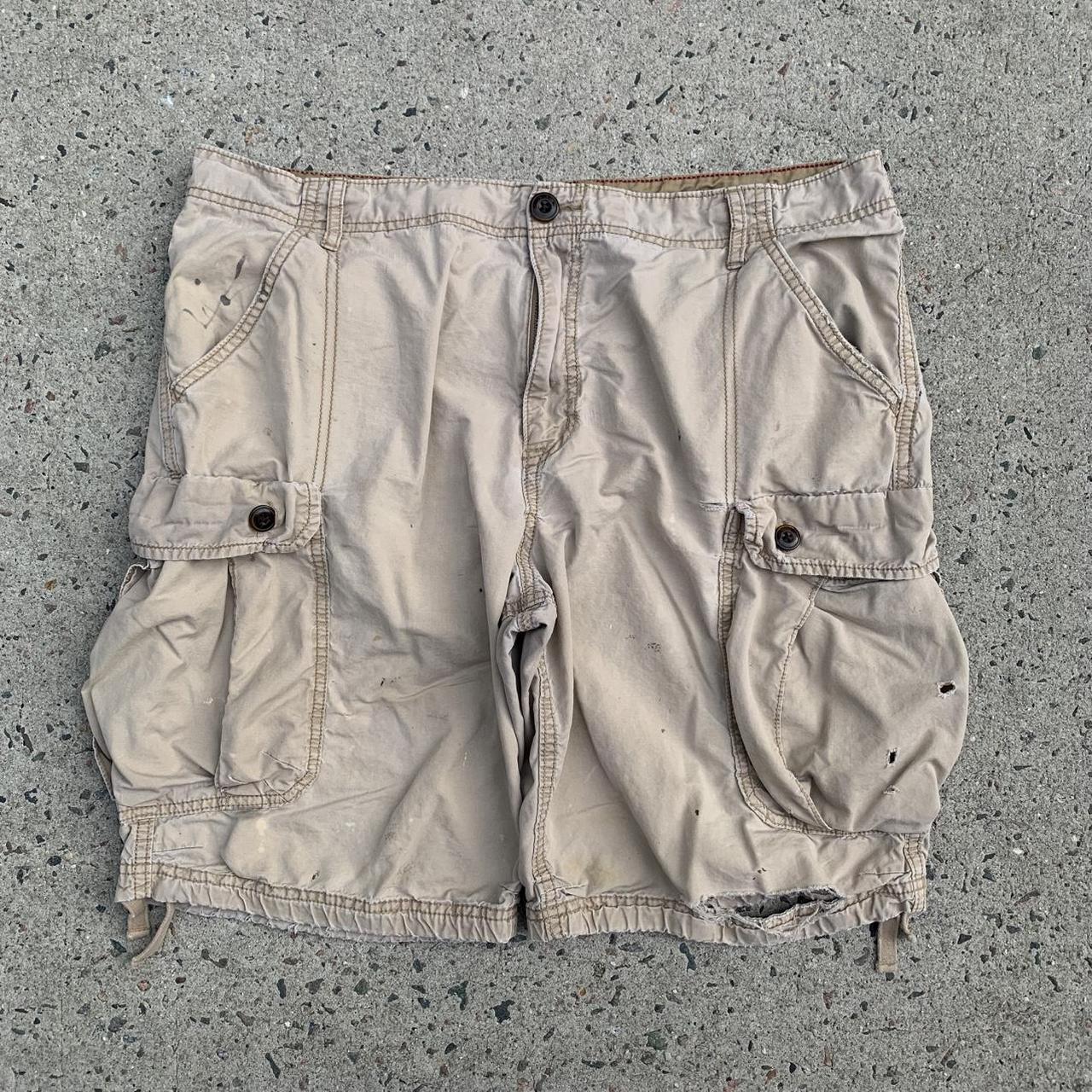 Old Navy Men's Shorts - Cream/Tan - 38" – Vintage Y2K Distressed Old Navy Cargo Shorts …
