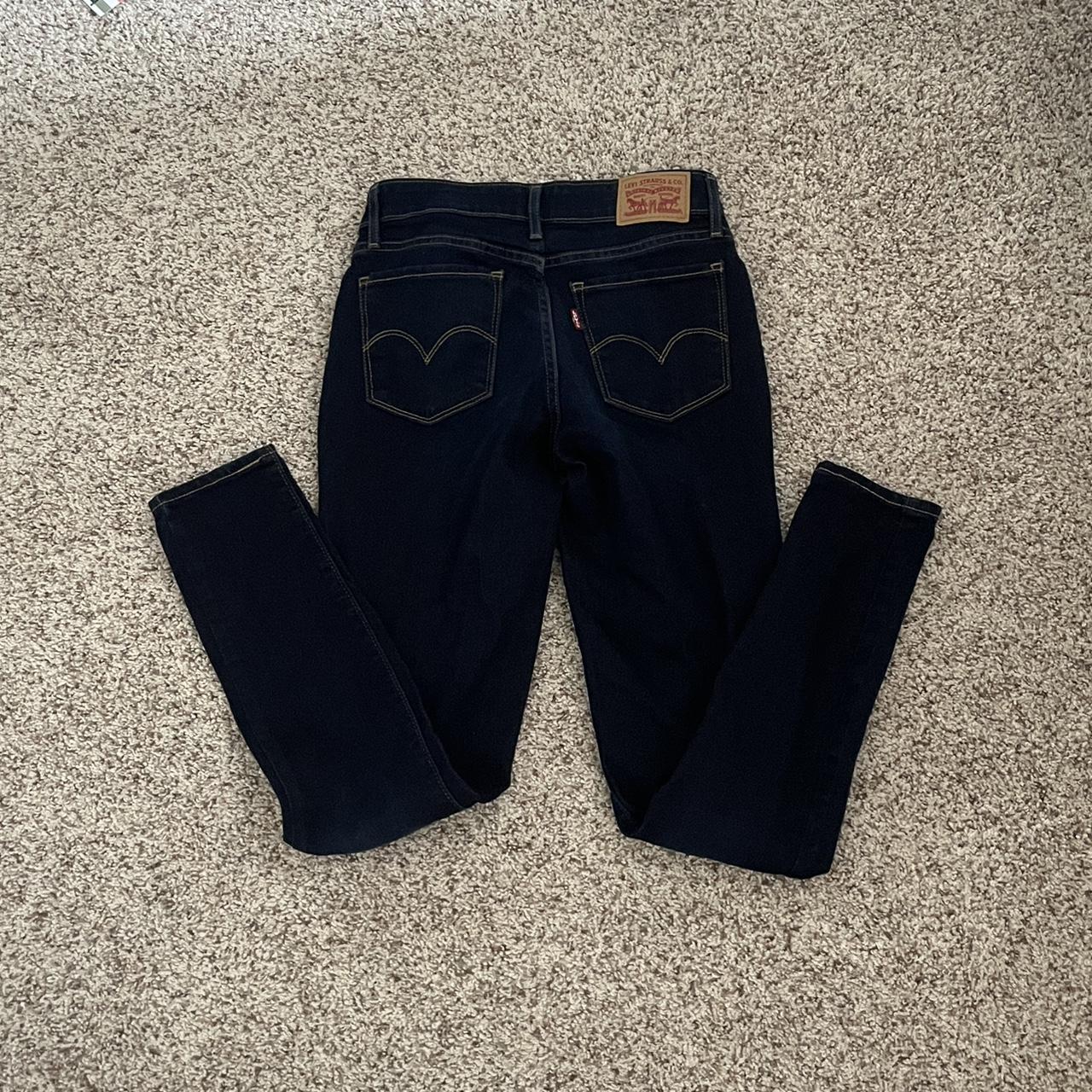 711 Levi’s Skinny Jeans Size 26 Super cute just dont... - Depop