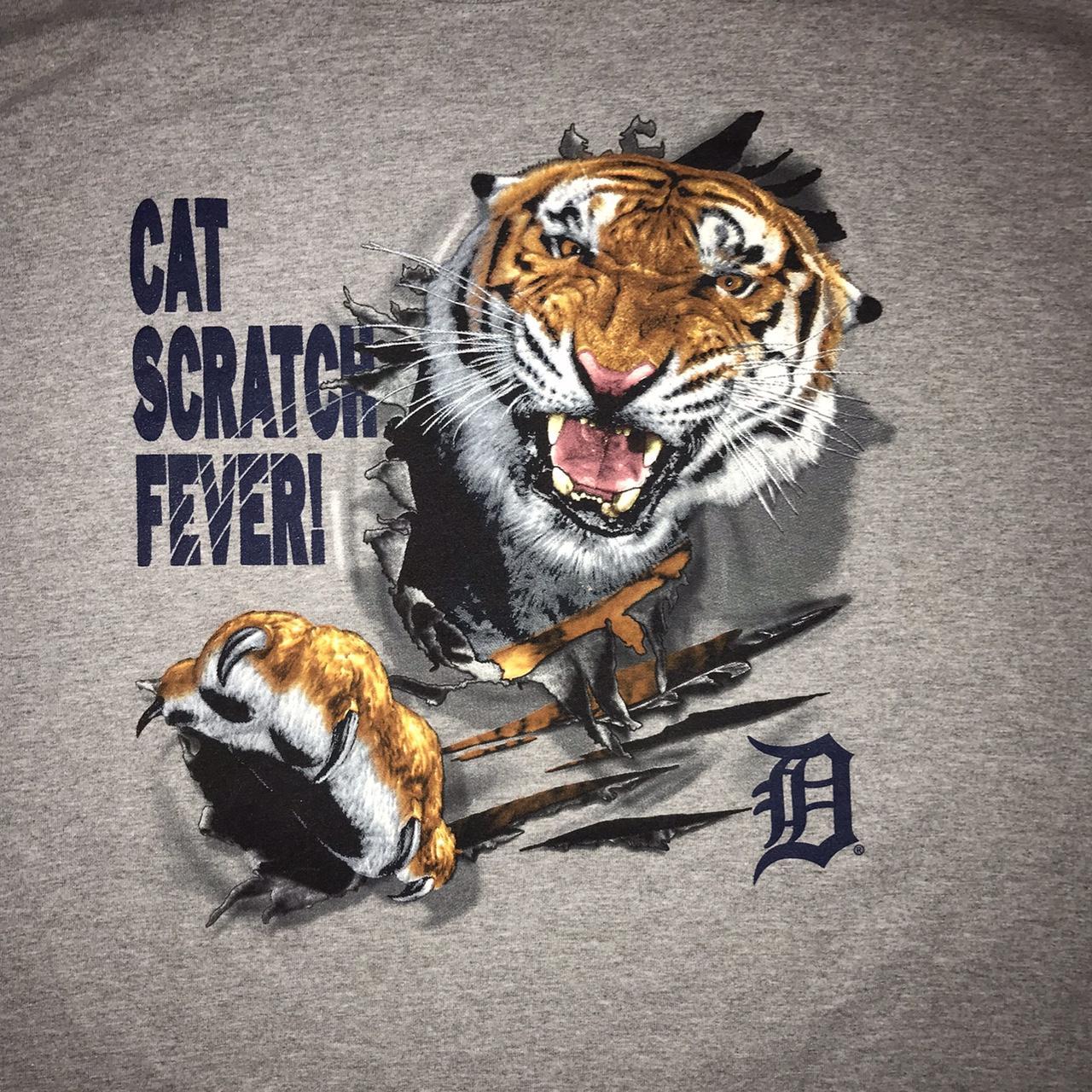 Tiger with claw marks' Men's T-Shirt