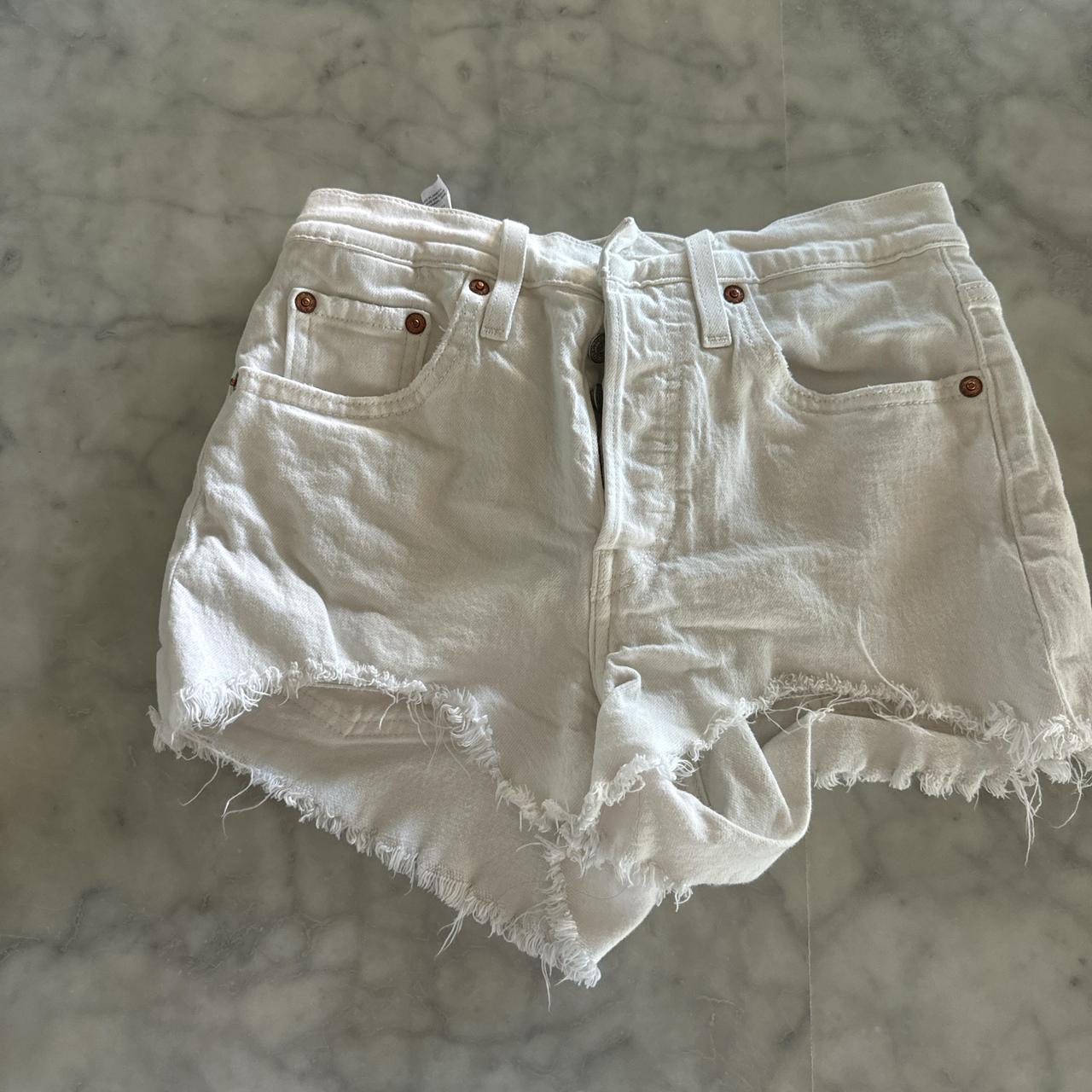 Levi's Women's Shorts - White - 24 – levis size 2… - image 1