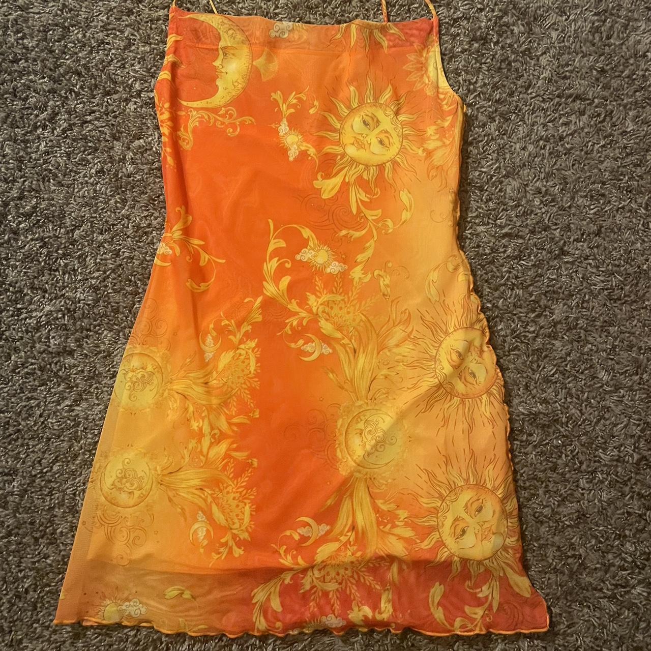 Bershka Sun Print Dress Very flattering just don’t... Depop