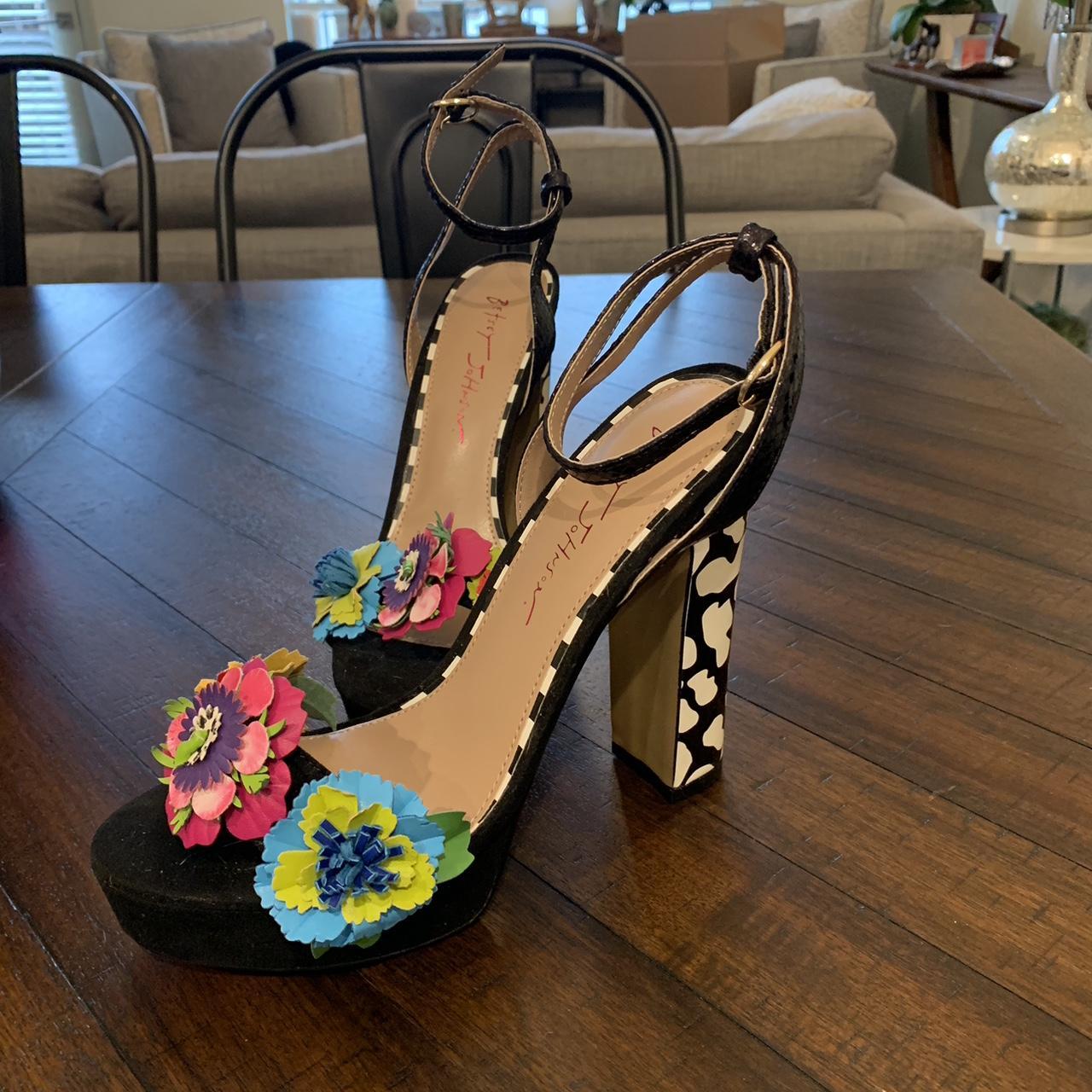 Betsey johnson hot sale flower heels