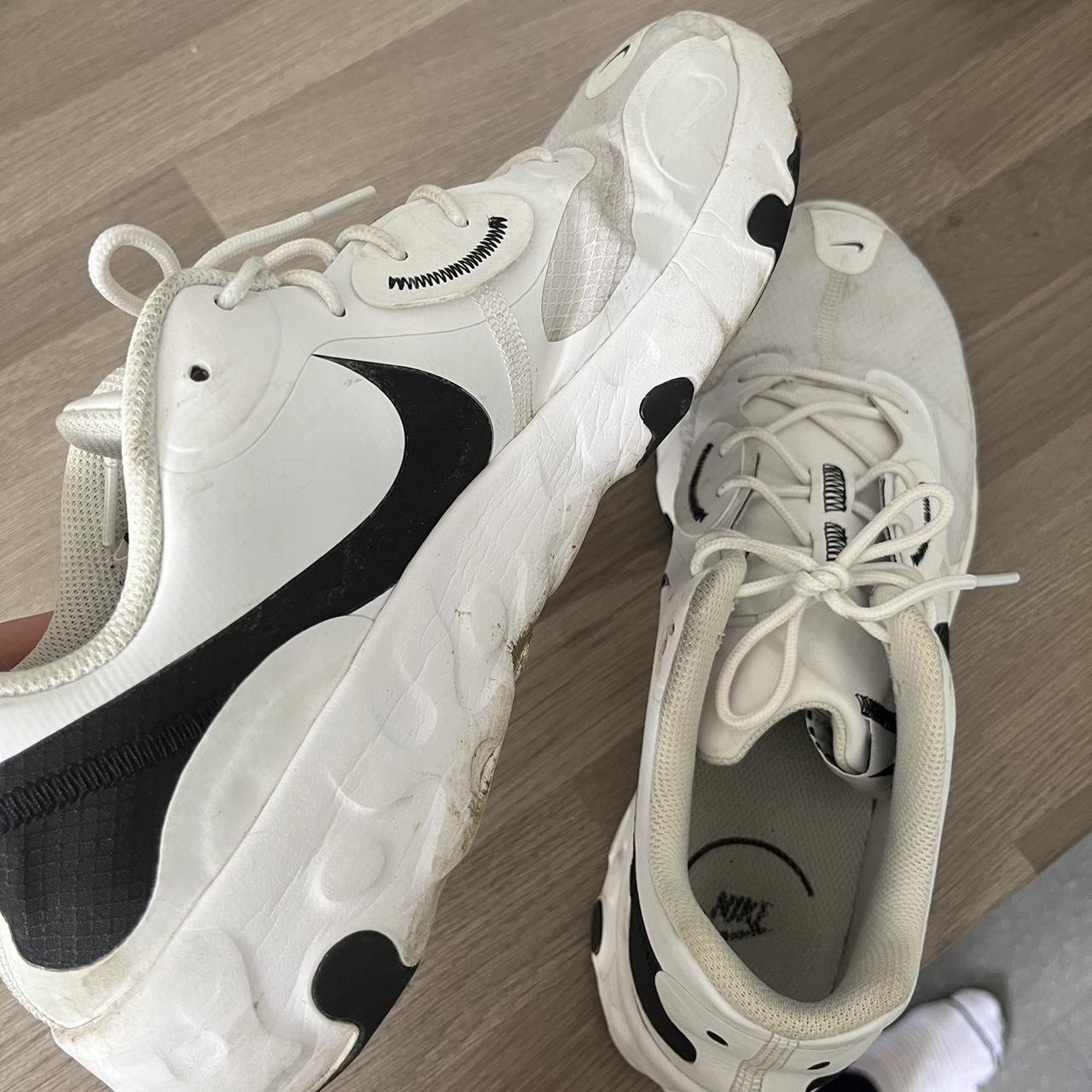 Nike Men's White and Black Trainers | Depop